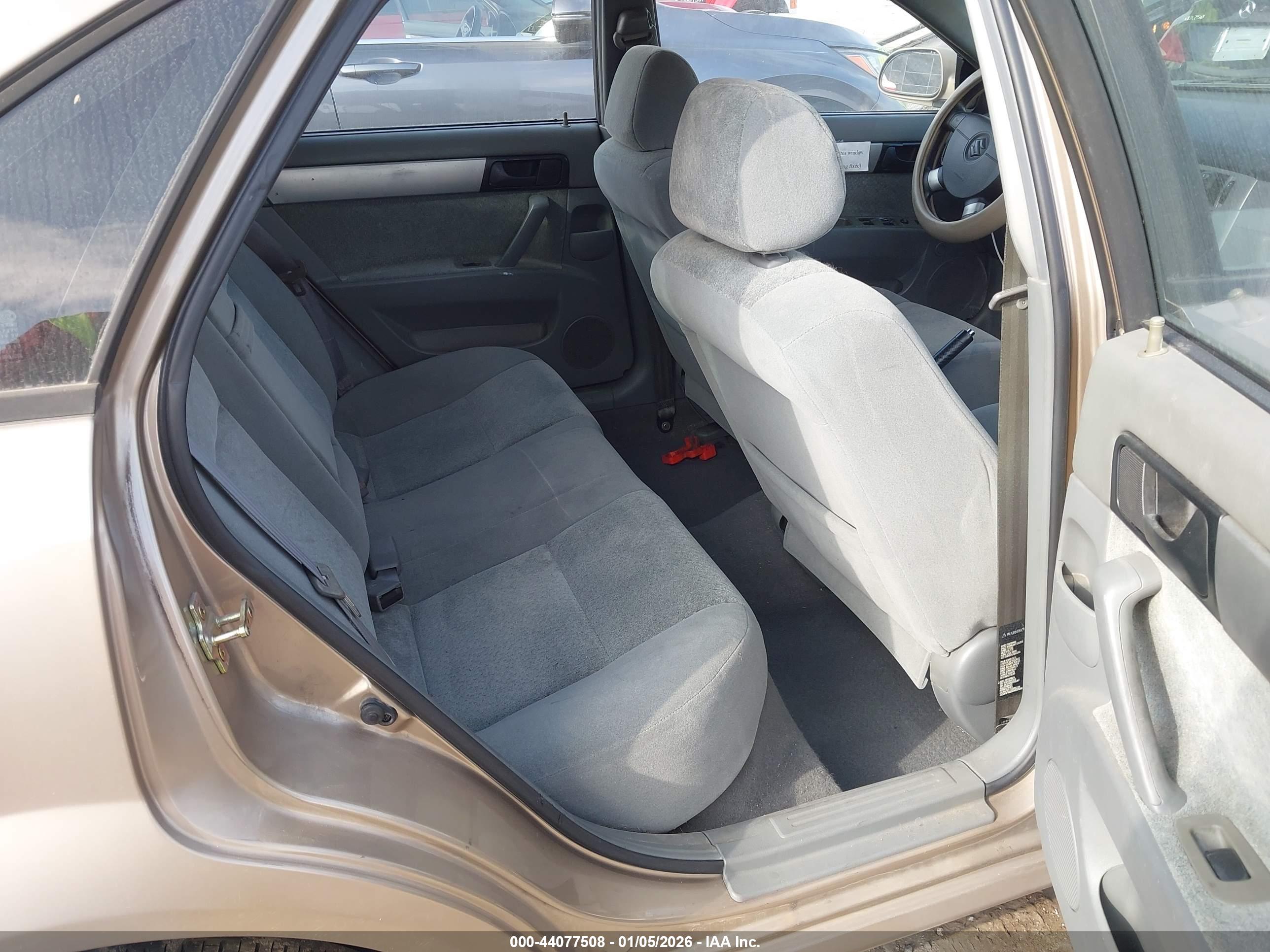 SUZUKI FORENZA image 8