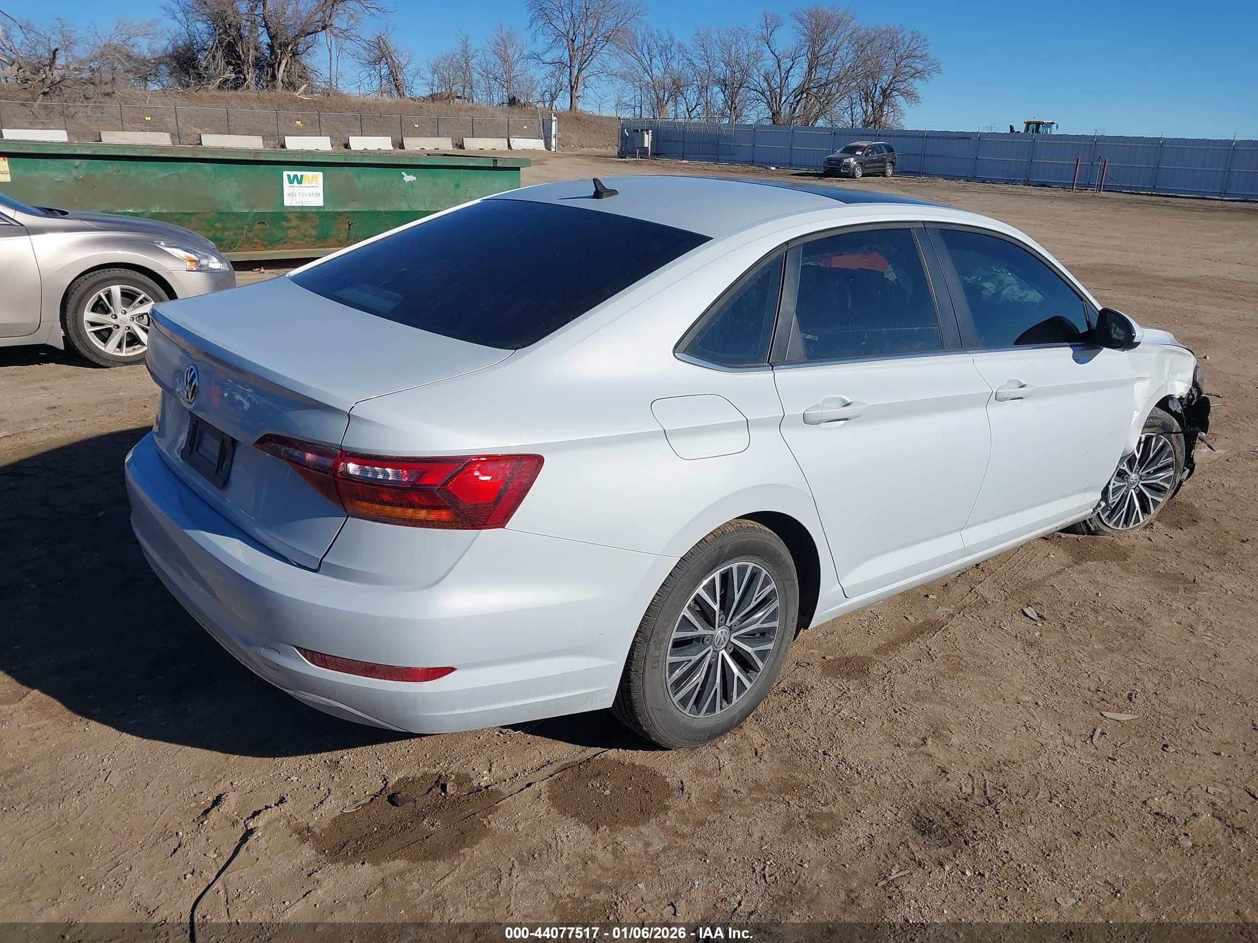 VOLKSWAGEN JETTA image 4