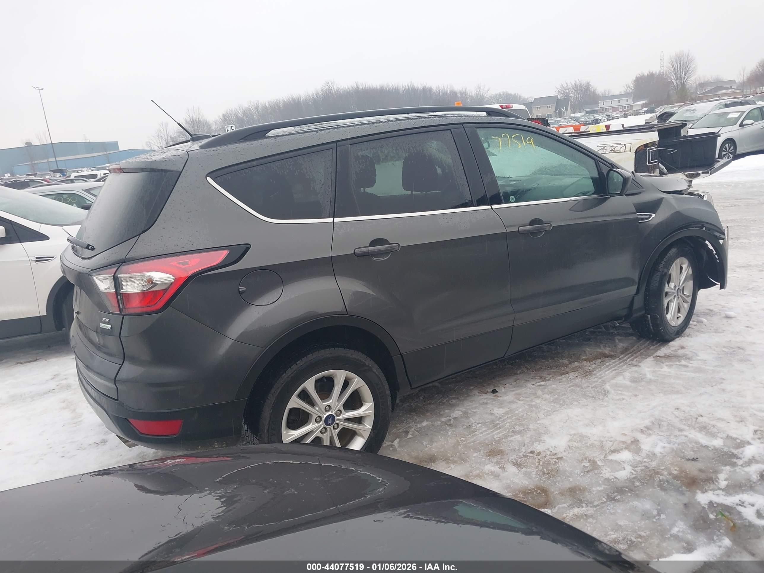 FORD ESCAPE image 4