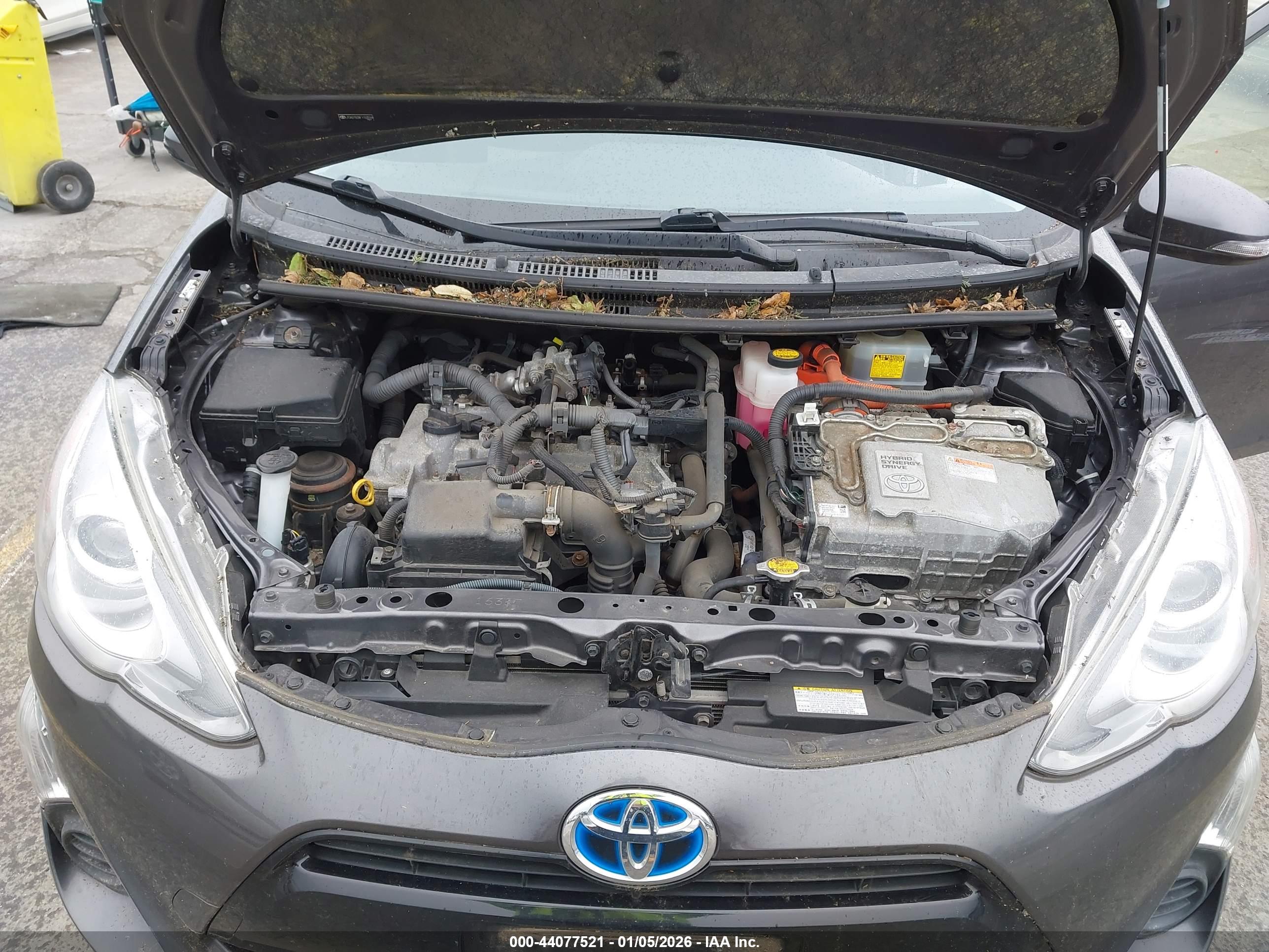 TOYOTA PRIUS image 10