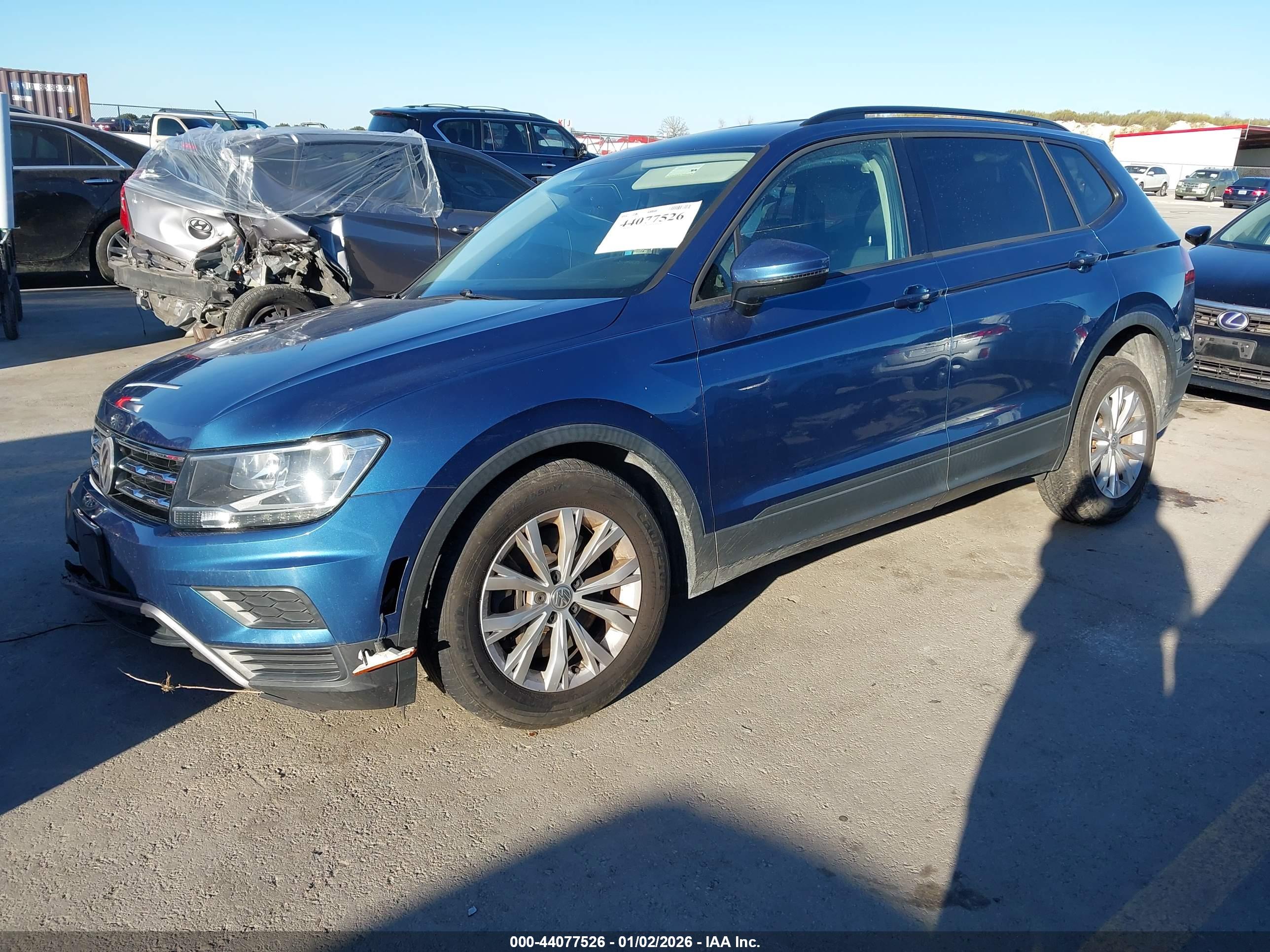 VOLKSWAGEN TIGUAN image 2