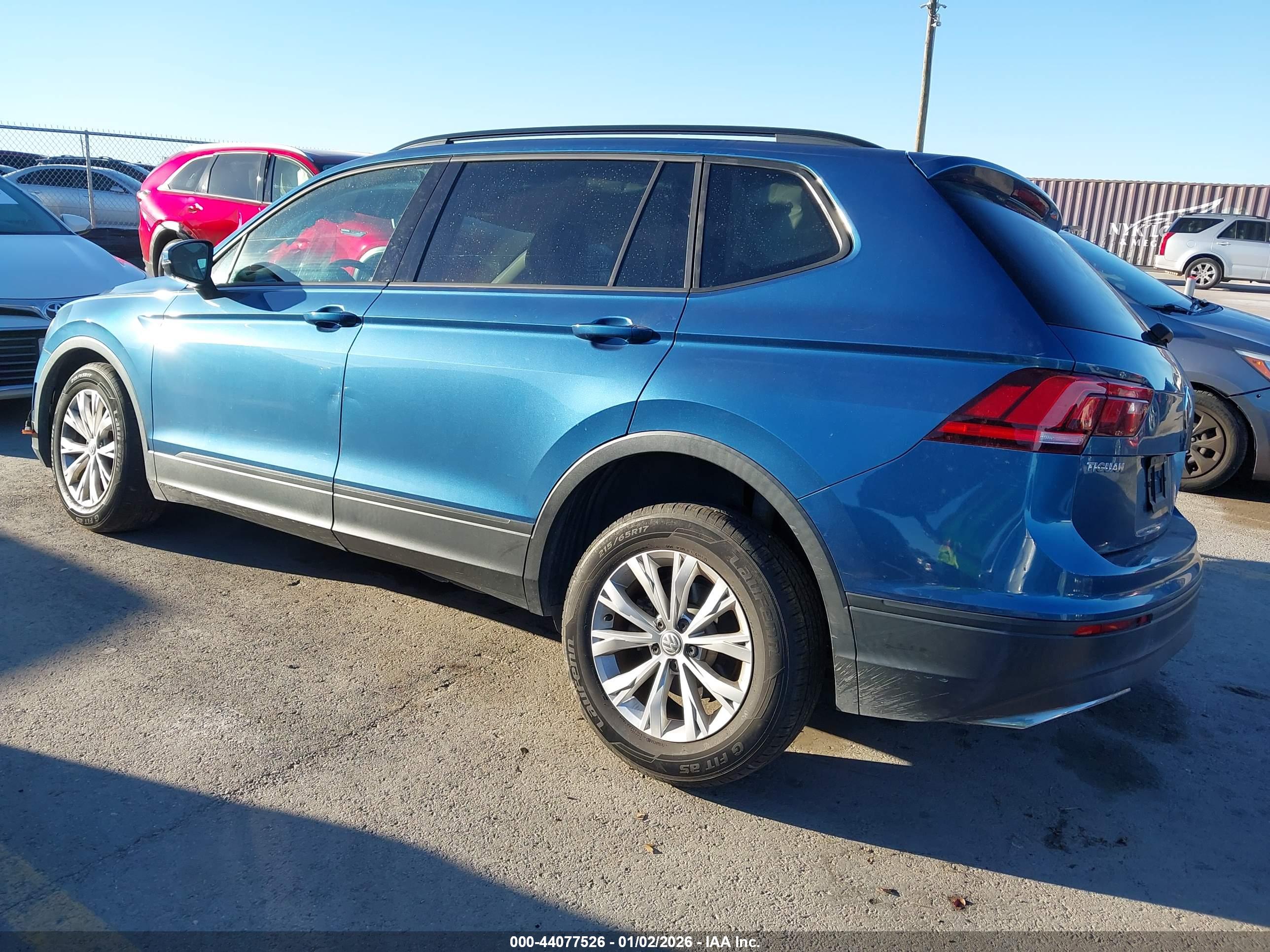 VOLKSWAGEN TIGUAN image 3