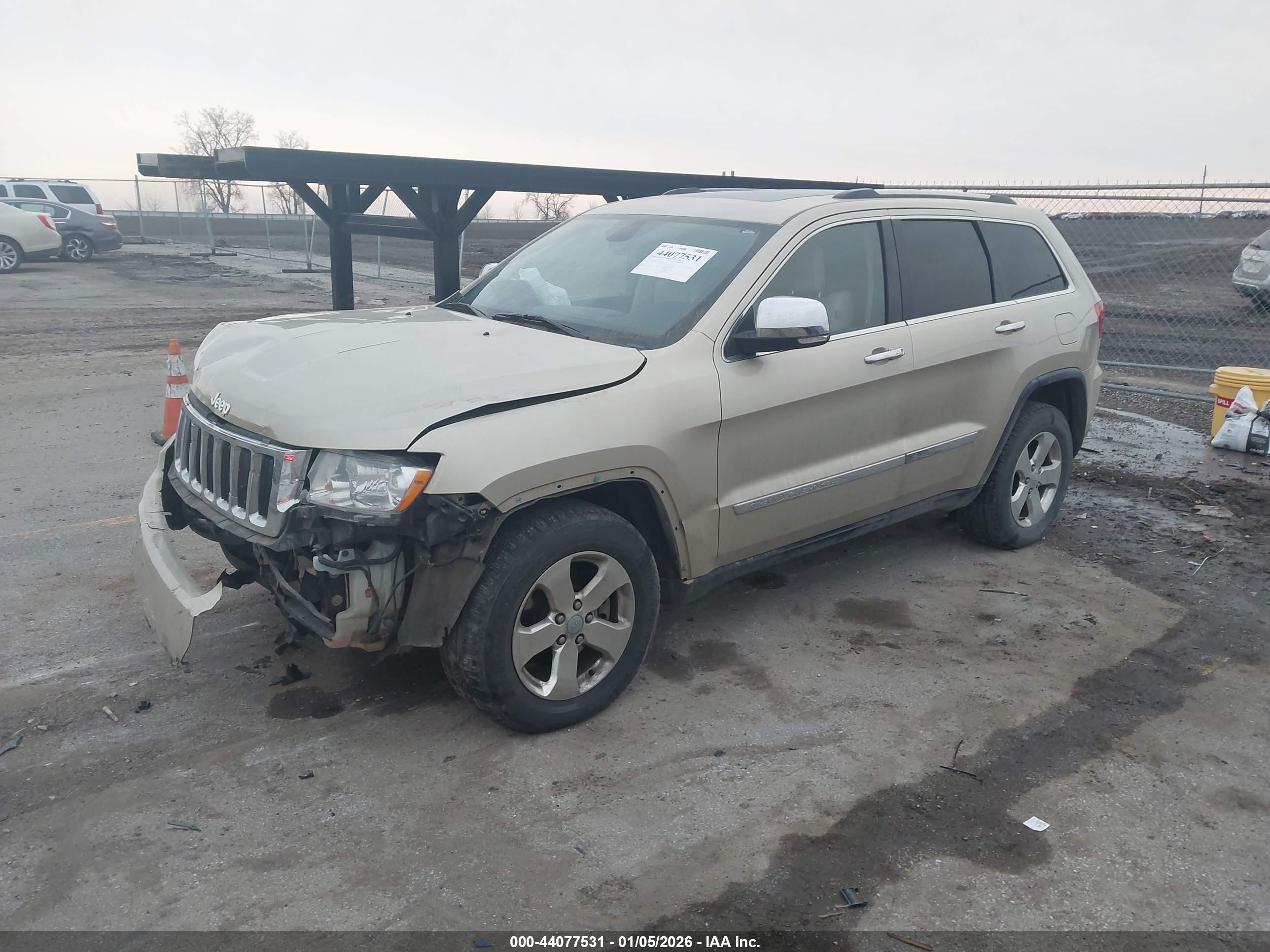 JEEP GRAND image 2