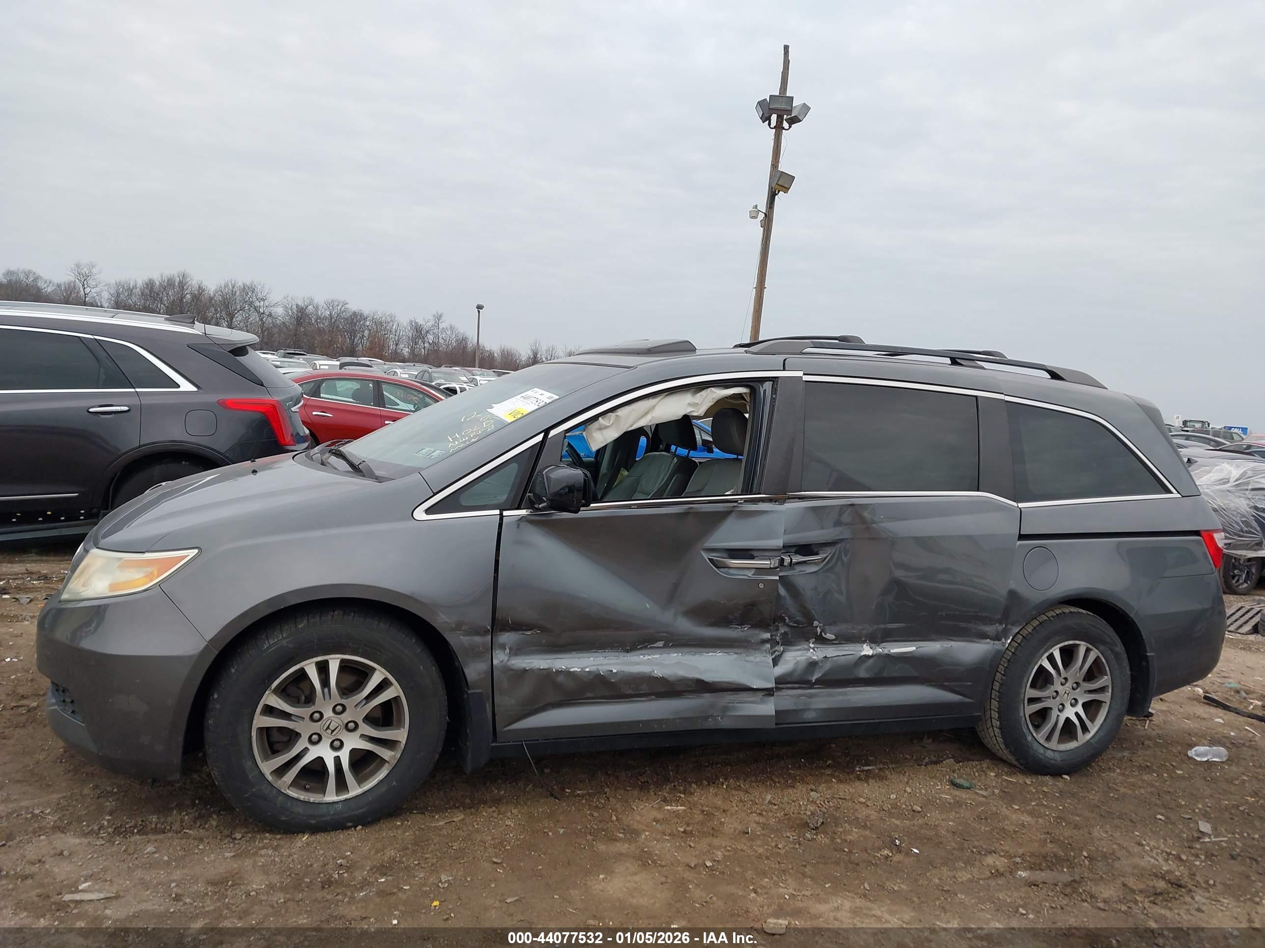 HONDA ODYSSEY image 6