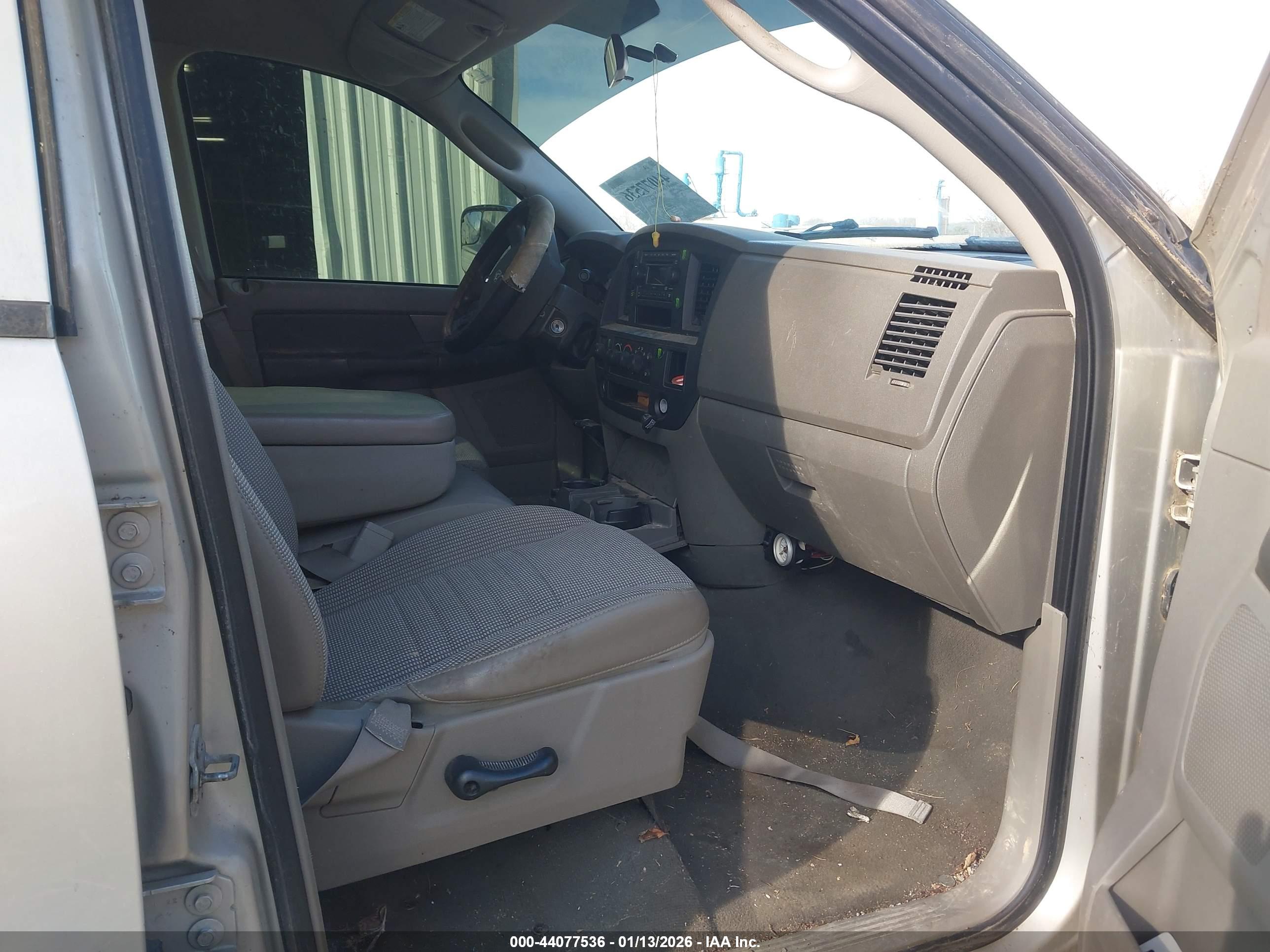 DODGE RAM image 5