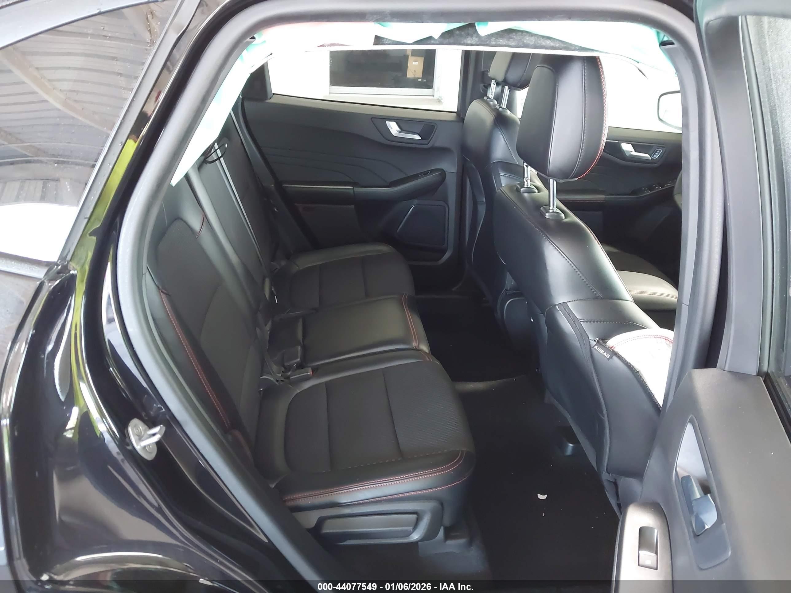 FORD ESCAPE image 8