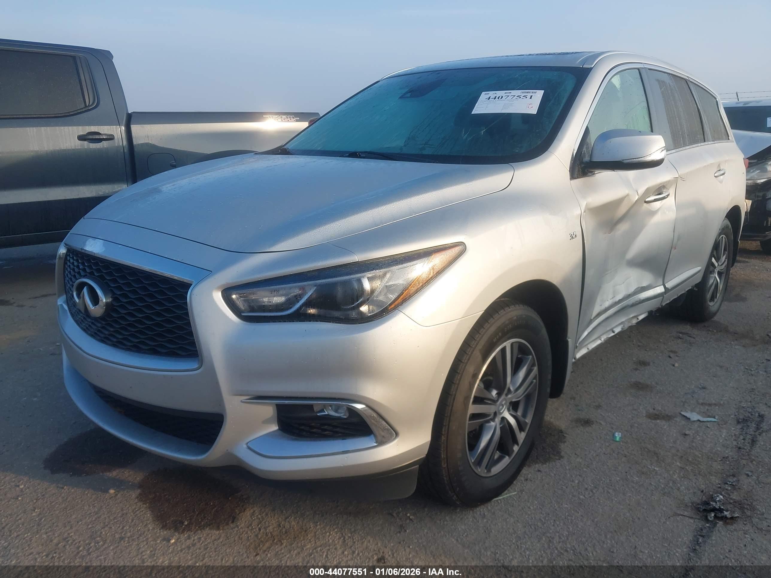 INFINITI QX60 image 2