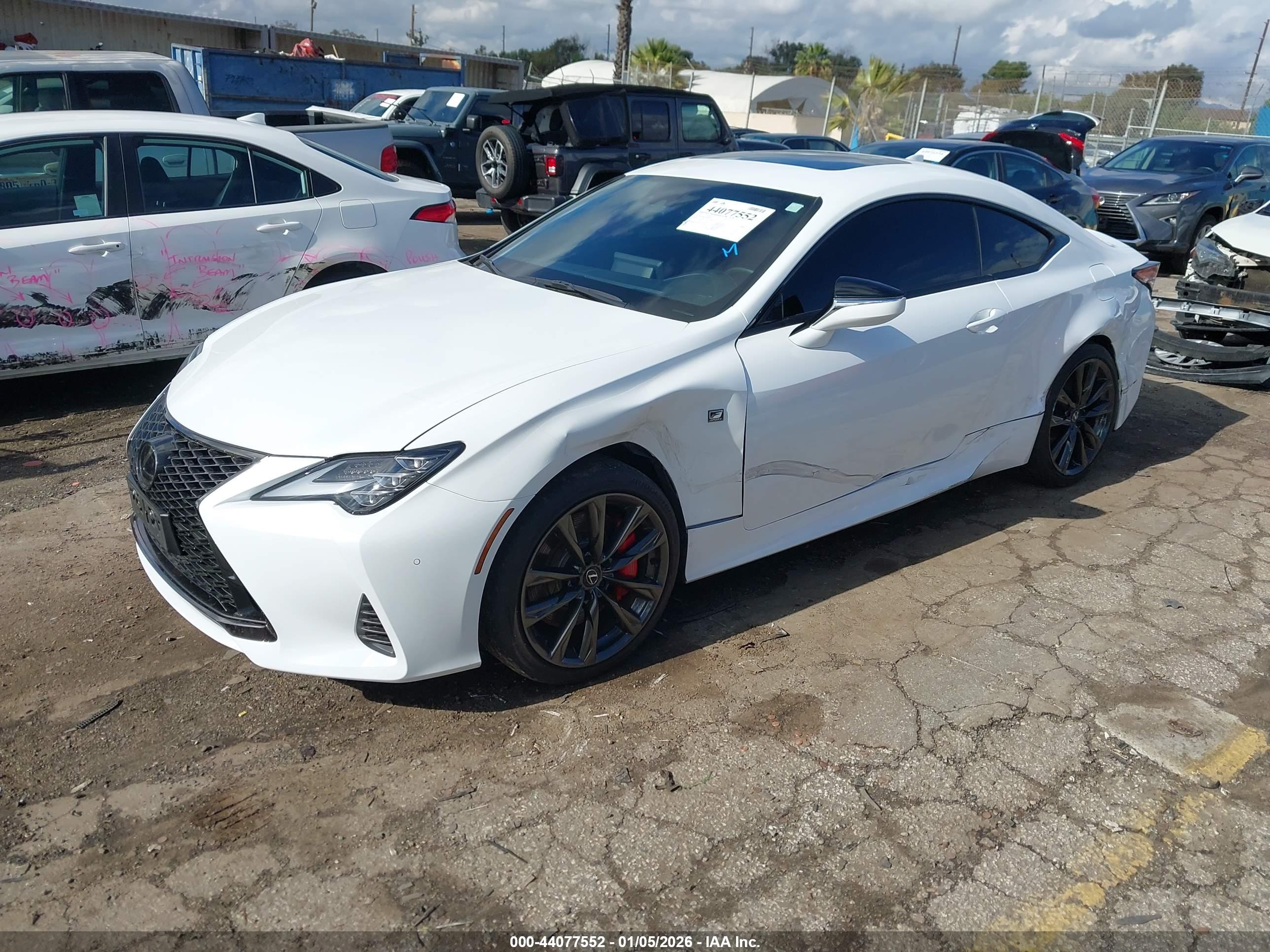LEXUS RC image 2