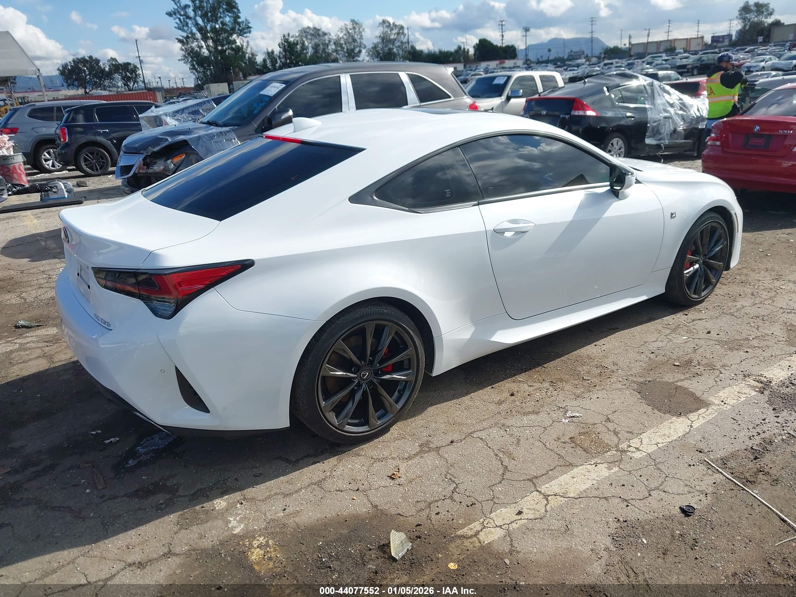 LEXUS RC image 4