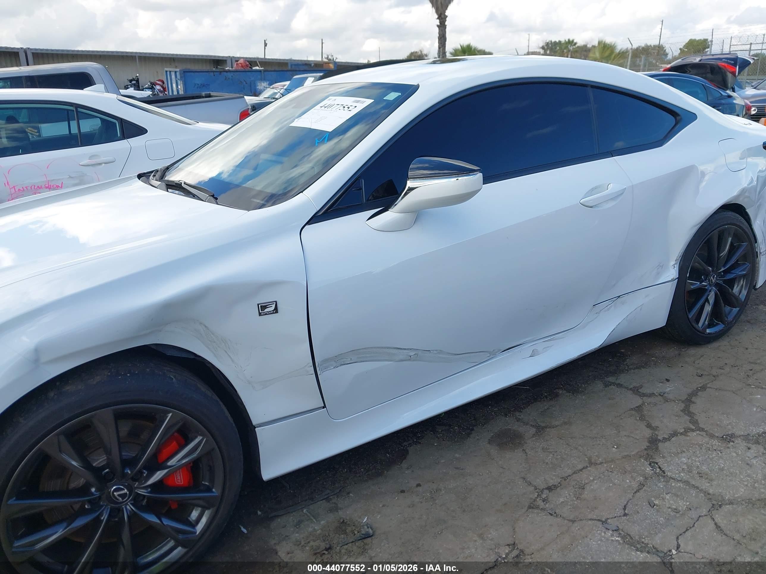 LEXUS RC image 6