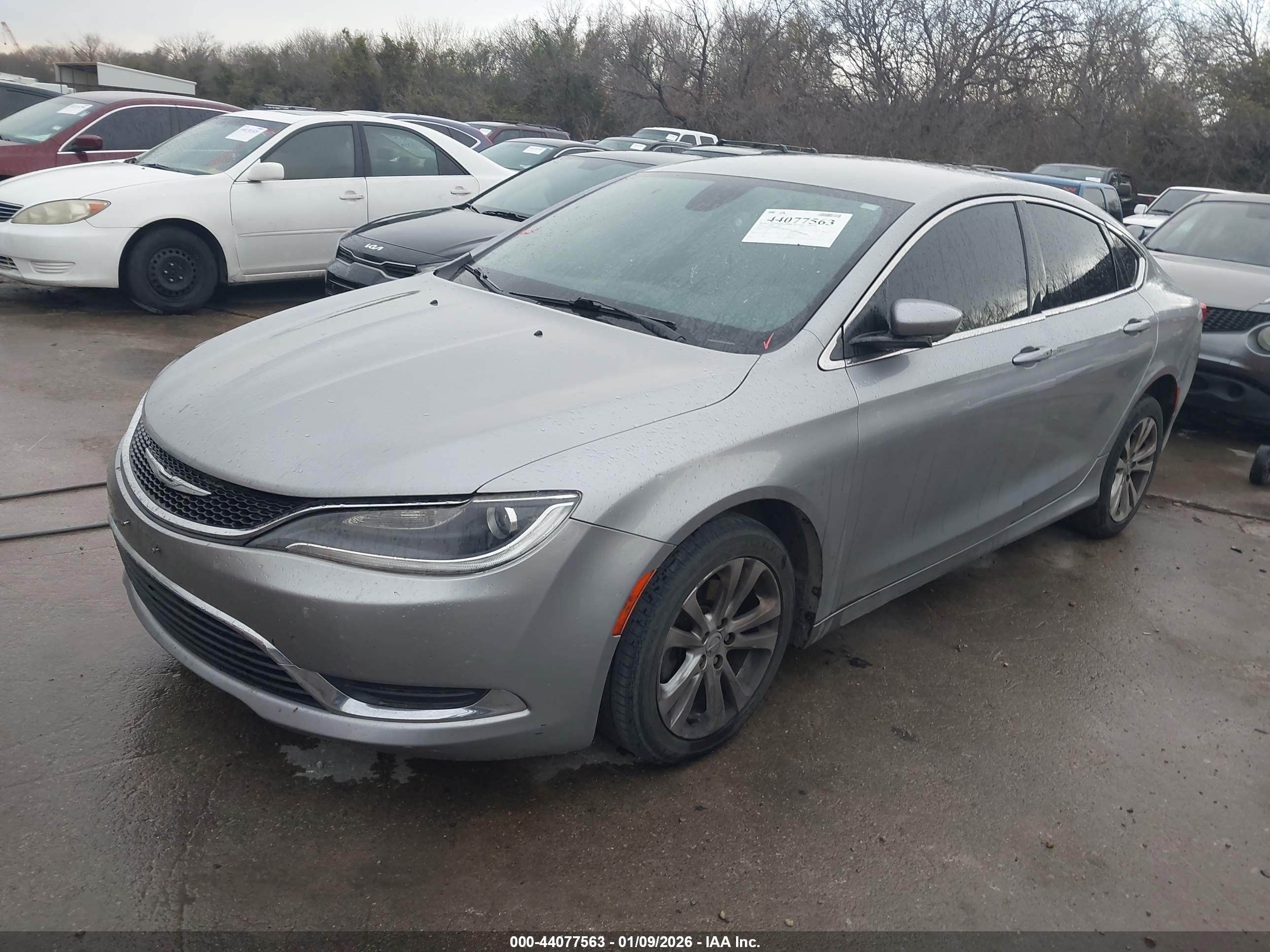CHRYSLER 200 image 2