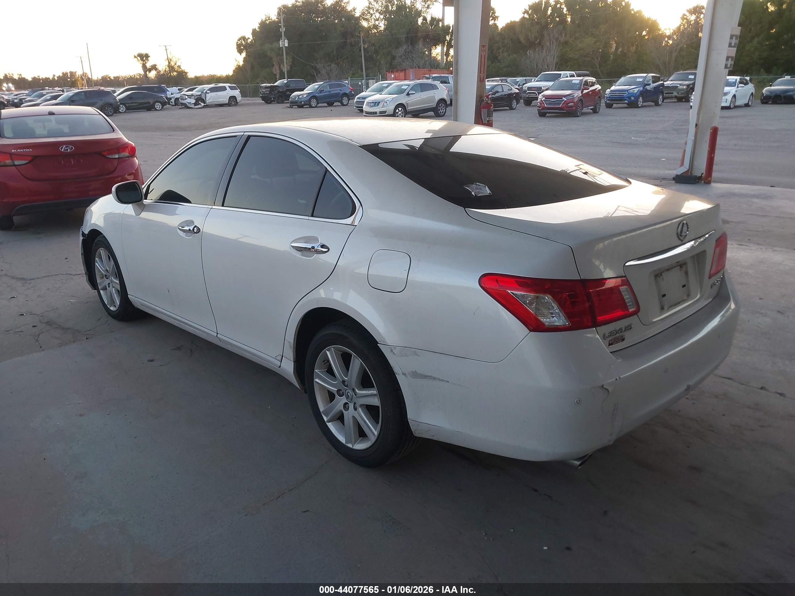 LEXUS ES image 3