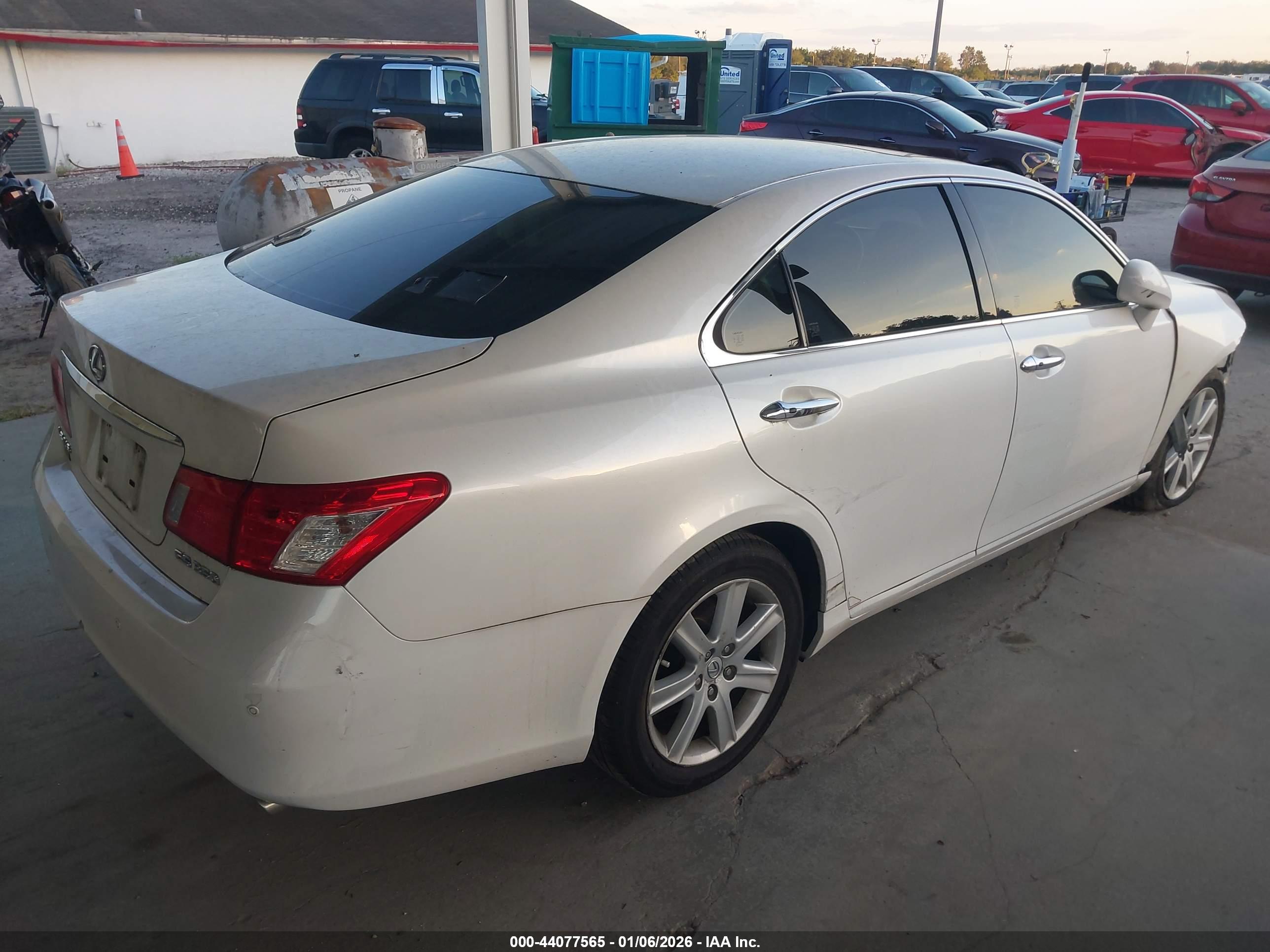 LEXUS ES image 4