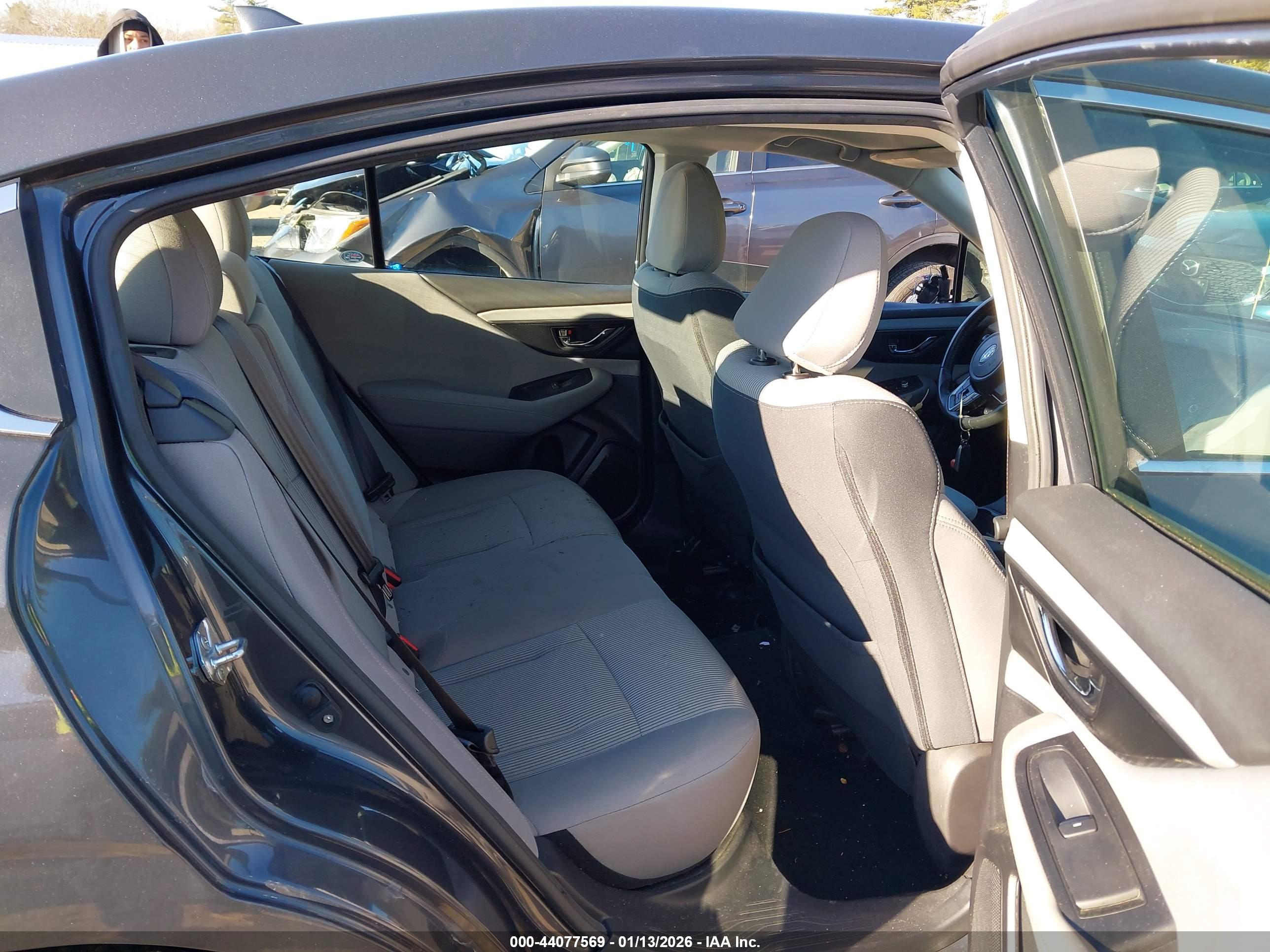 SUBARU LEGACY image 8