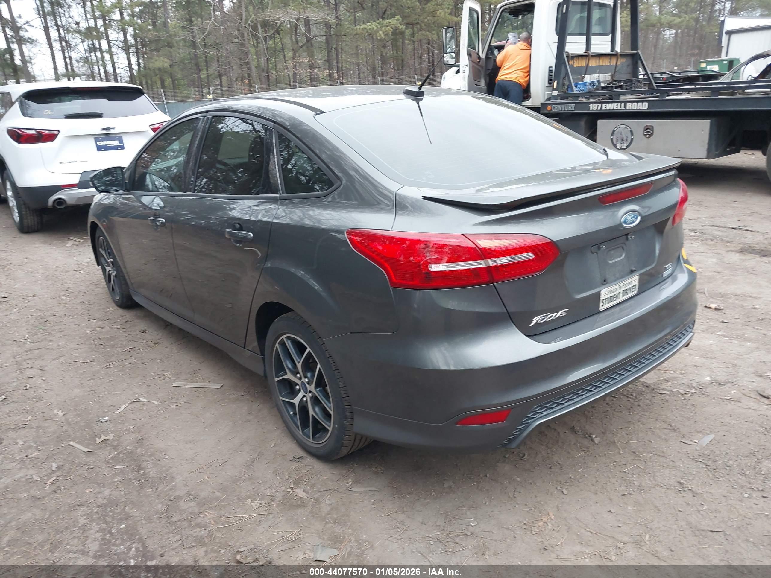 FORD FOCUS image 3