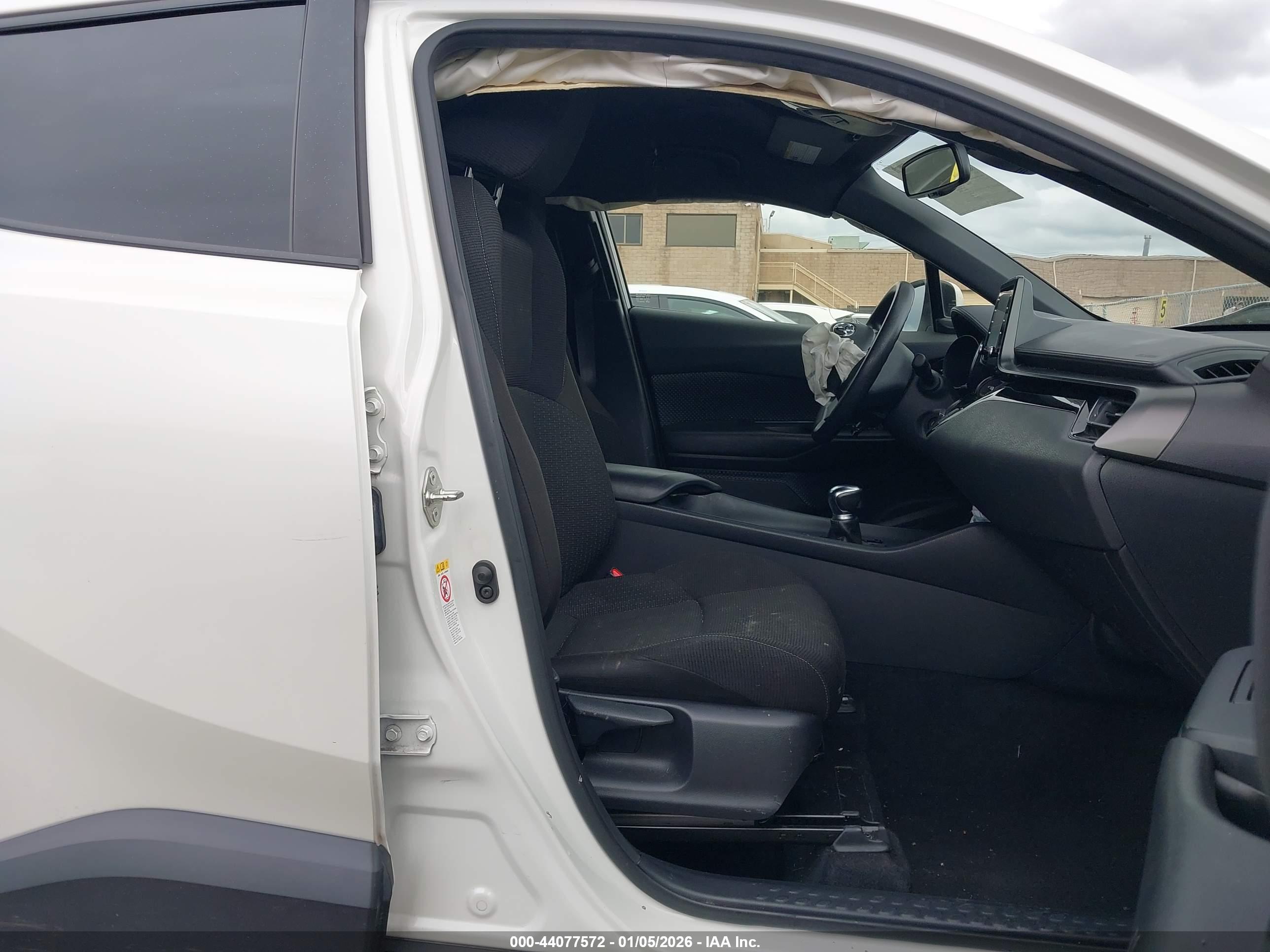 TOYOTA C-HR image 5