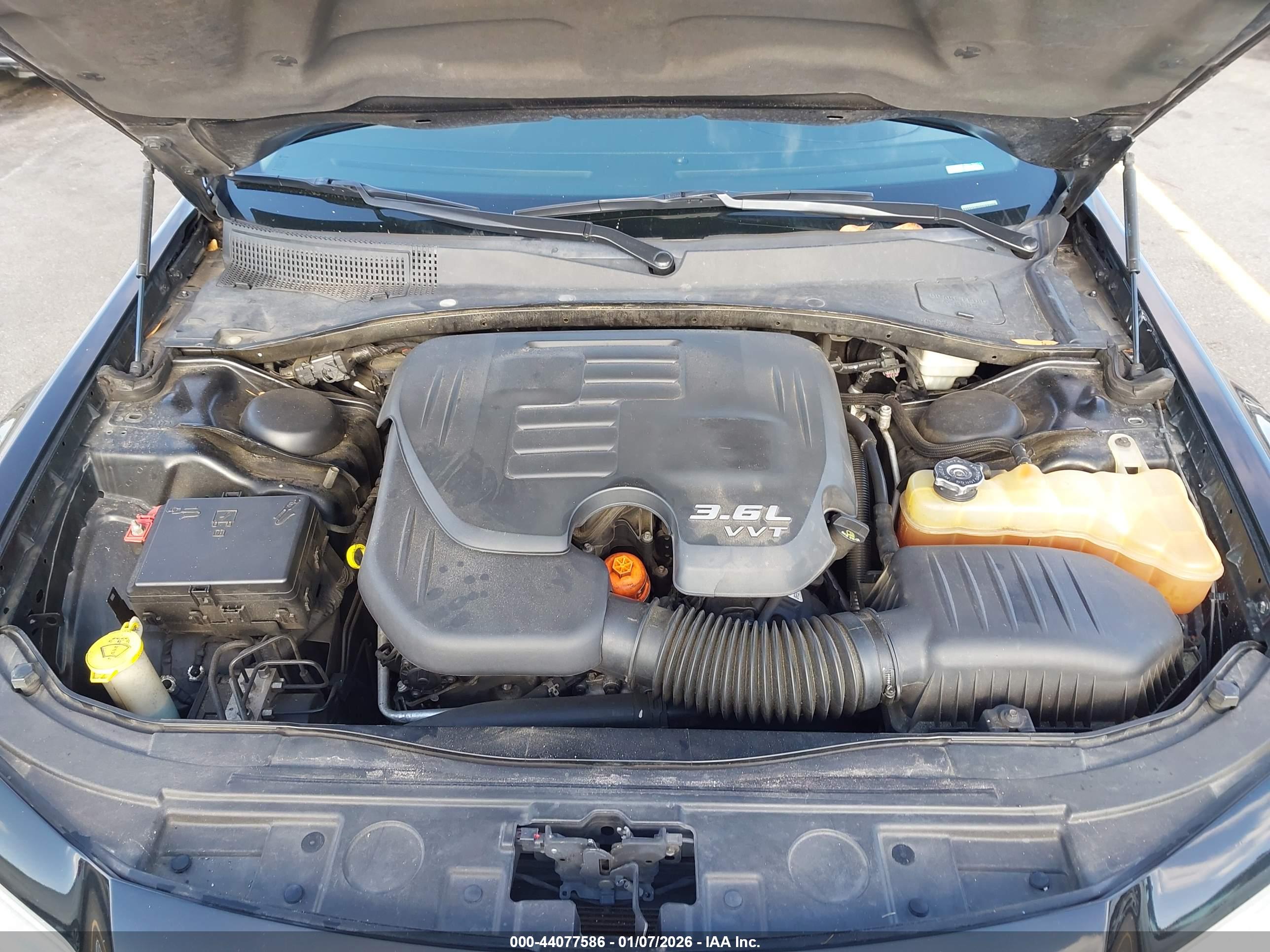 CHRYSLER 300 image 10