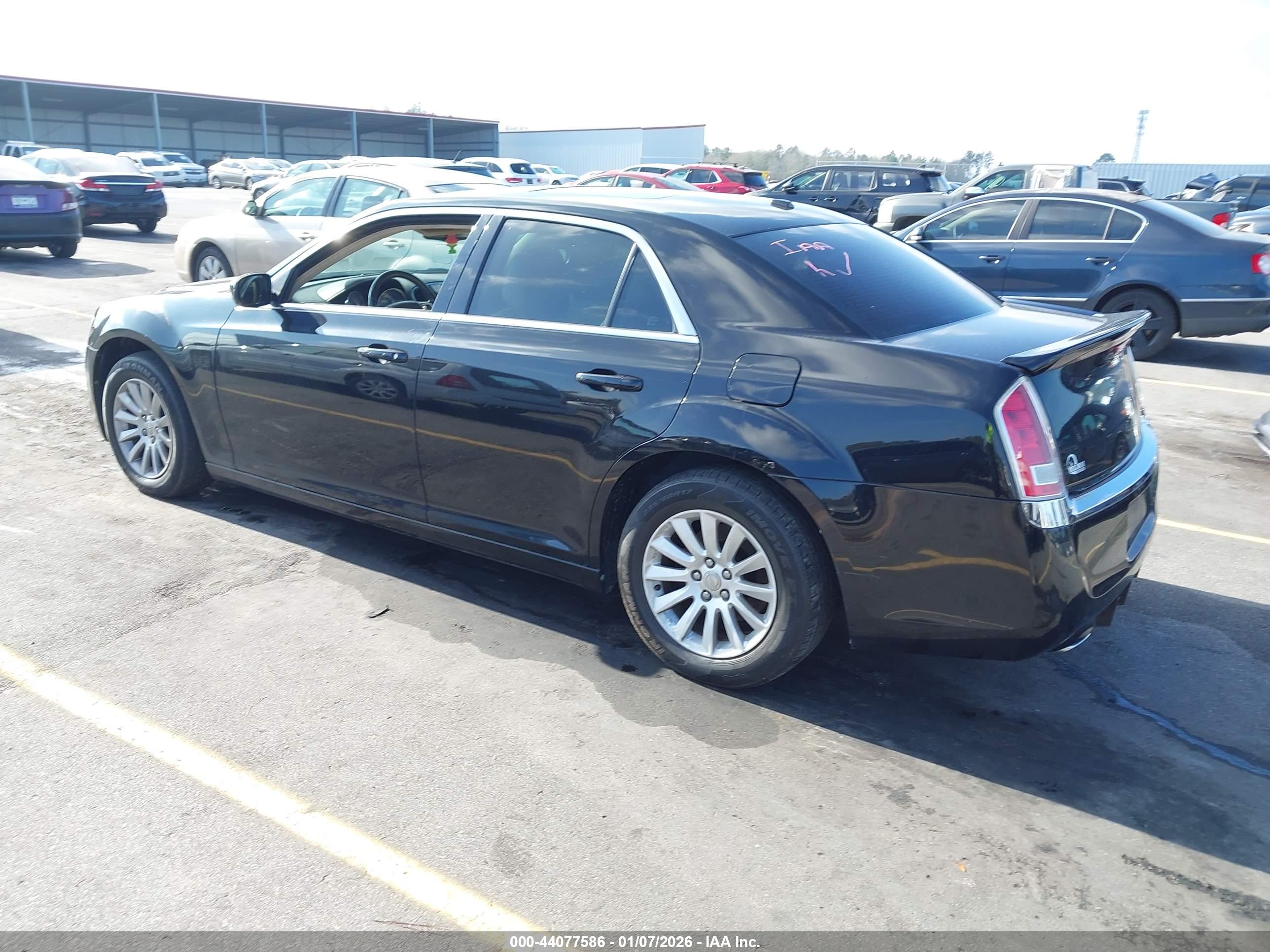 CHRYSLER 300 image 3