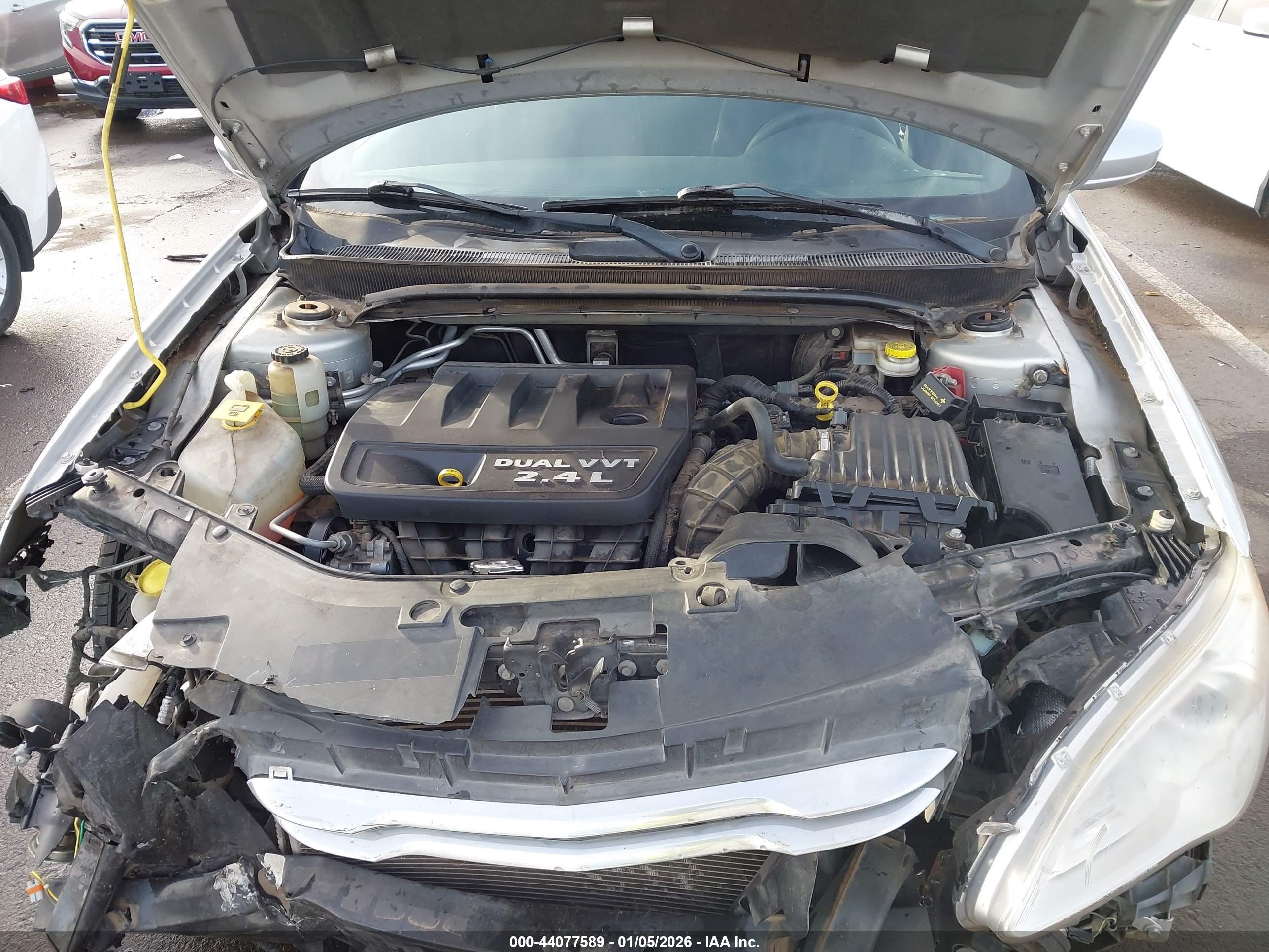 CHRYSLER 200 image 10