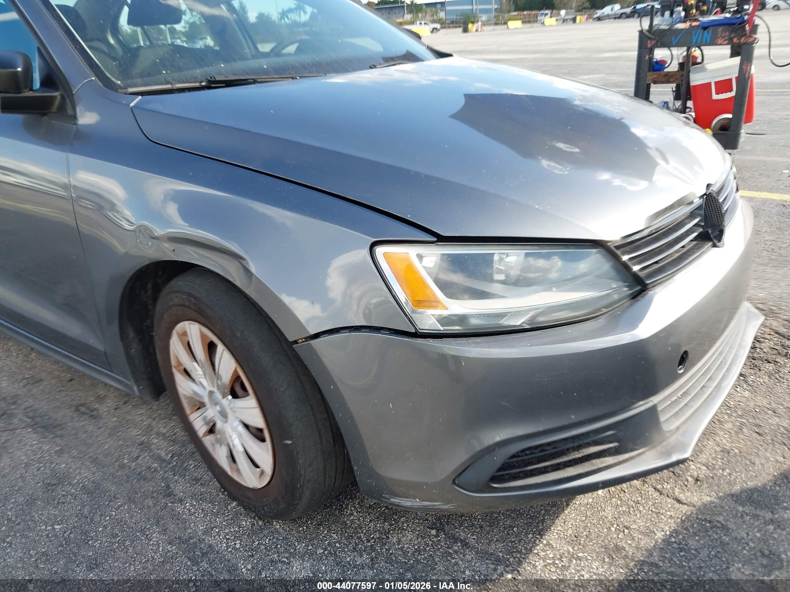 VOLKSWAGEN JETTA image 6