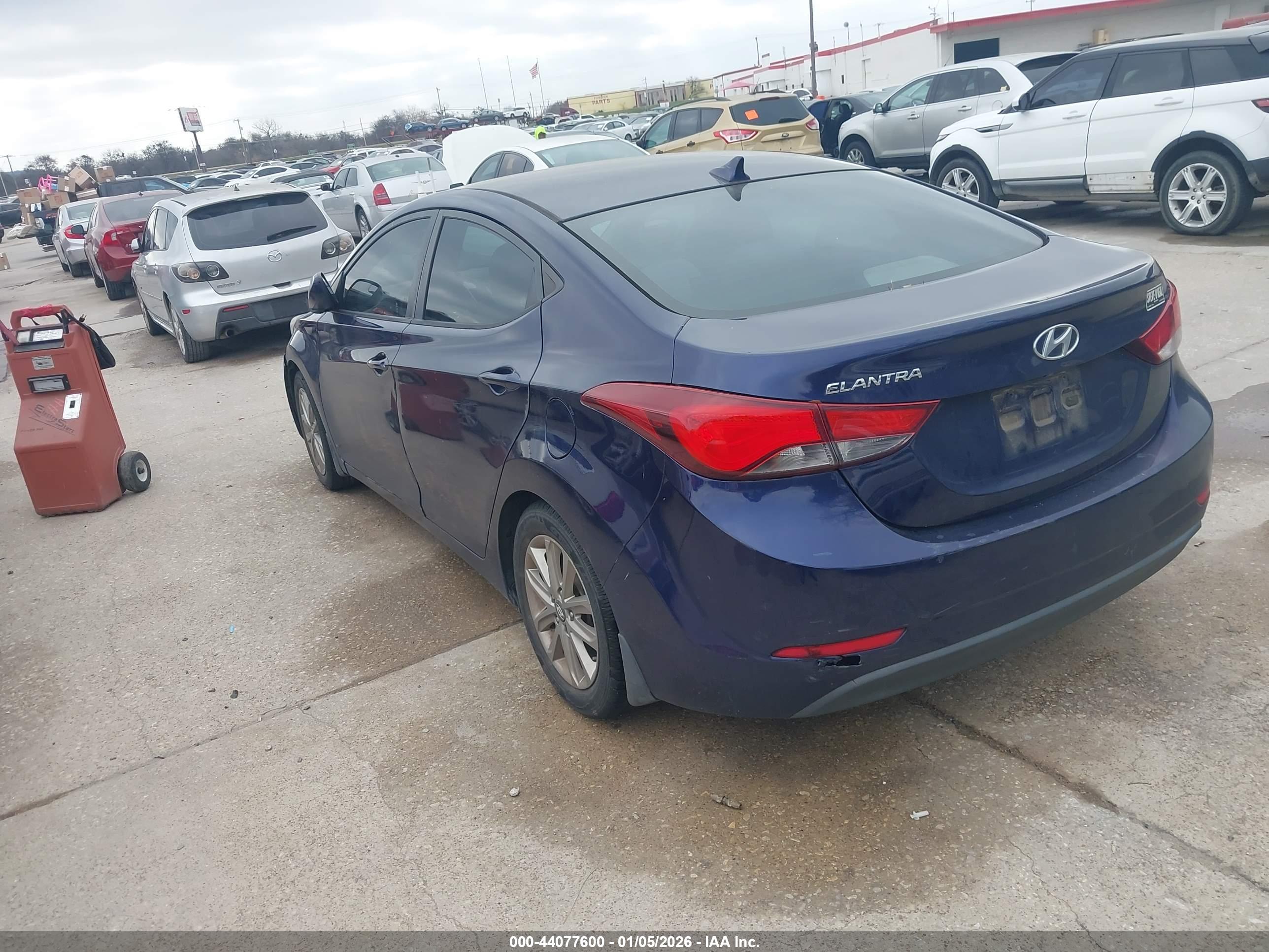 HYUNDAI ELANTRA image 3