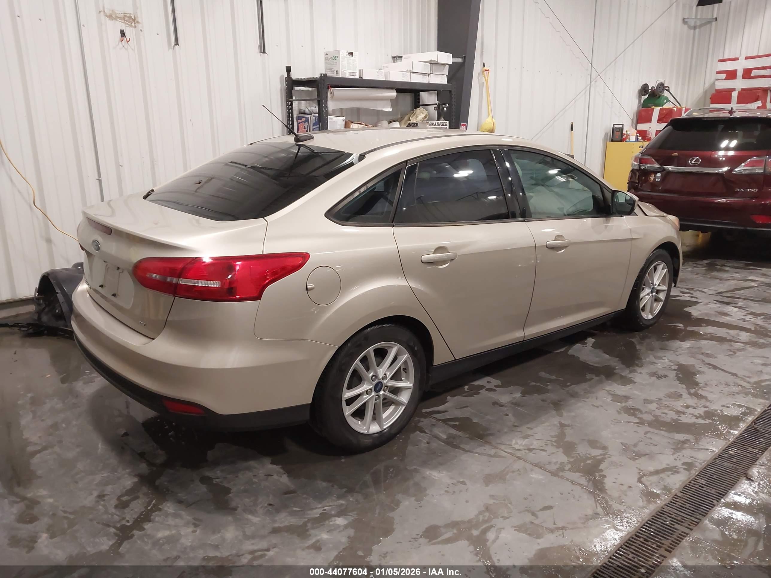FORD FOCUS image 4