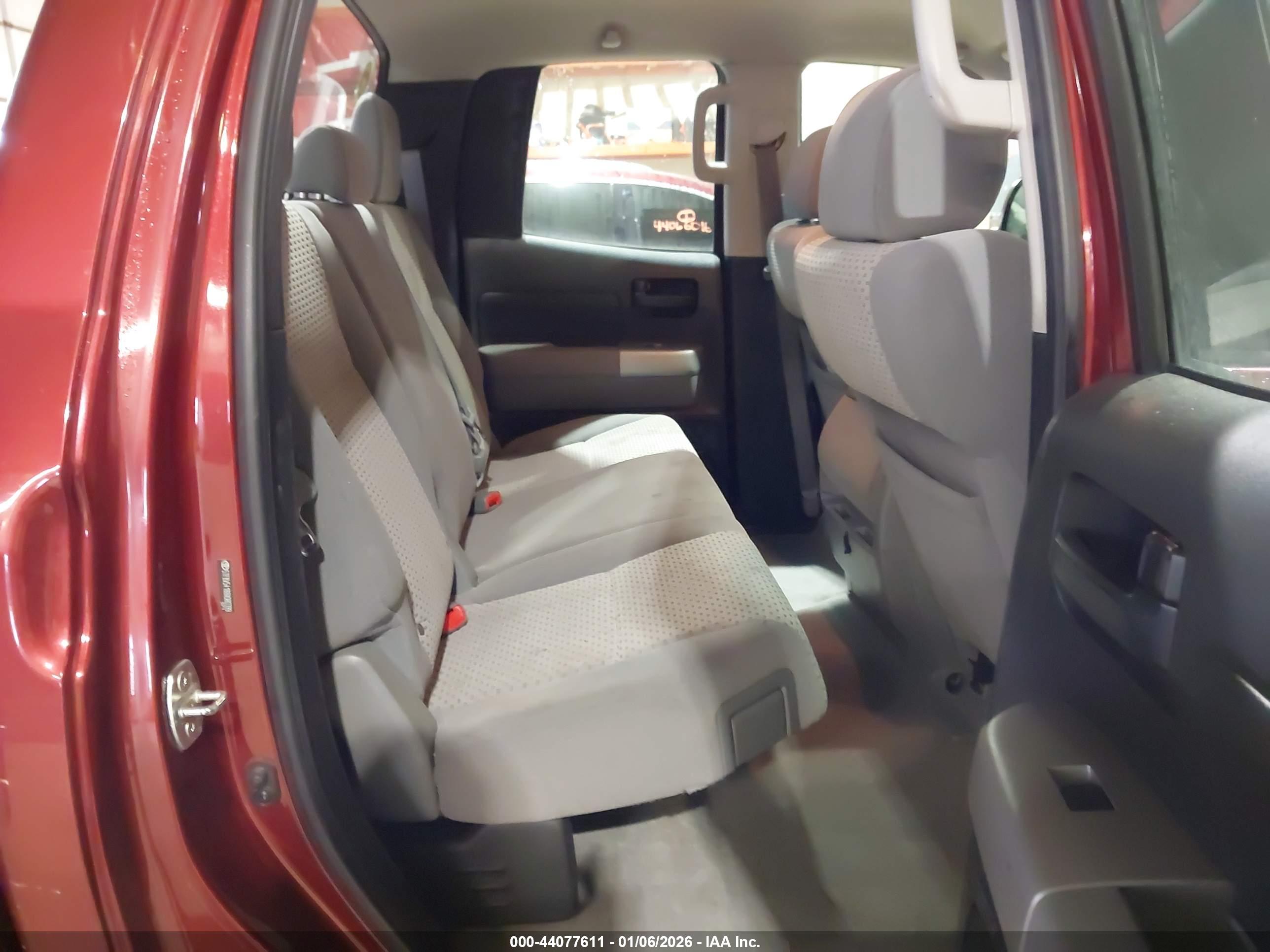 TOYOTA TUNDRA image 8