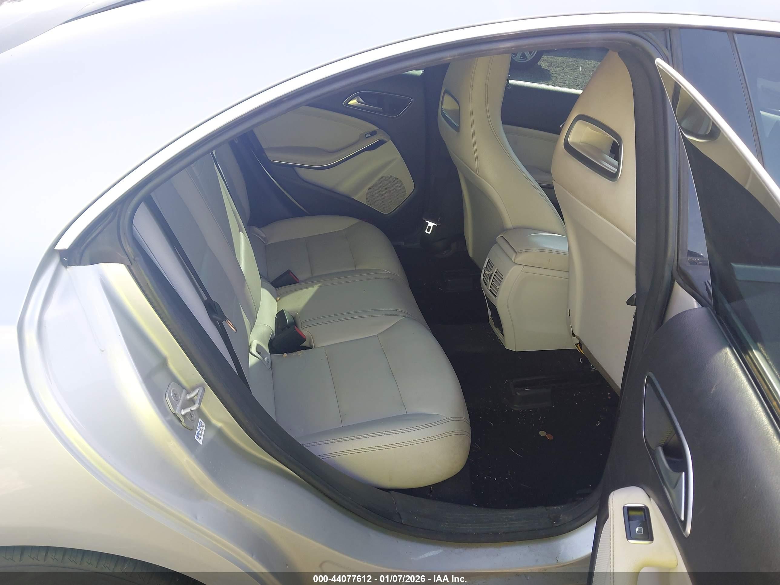 MERCEDES-BENZ CLA image 8