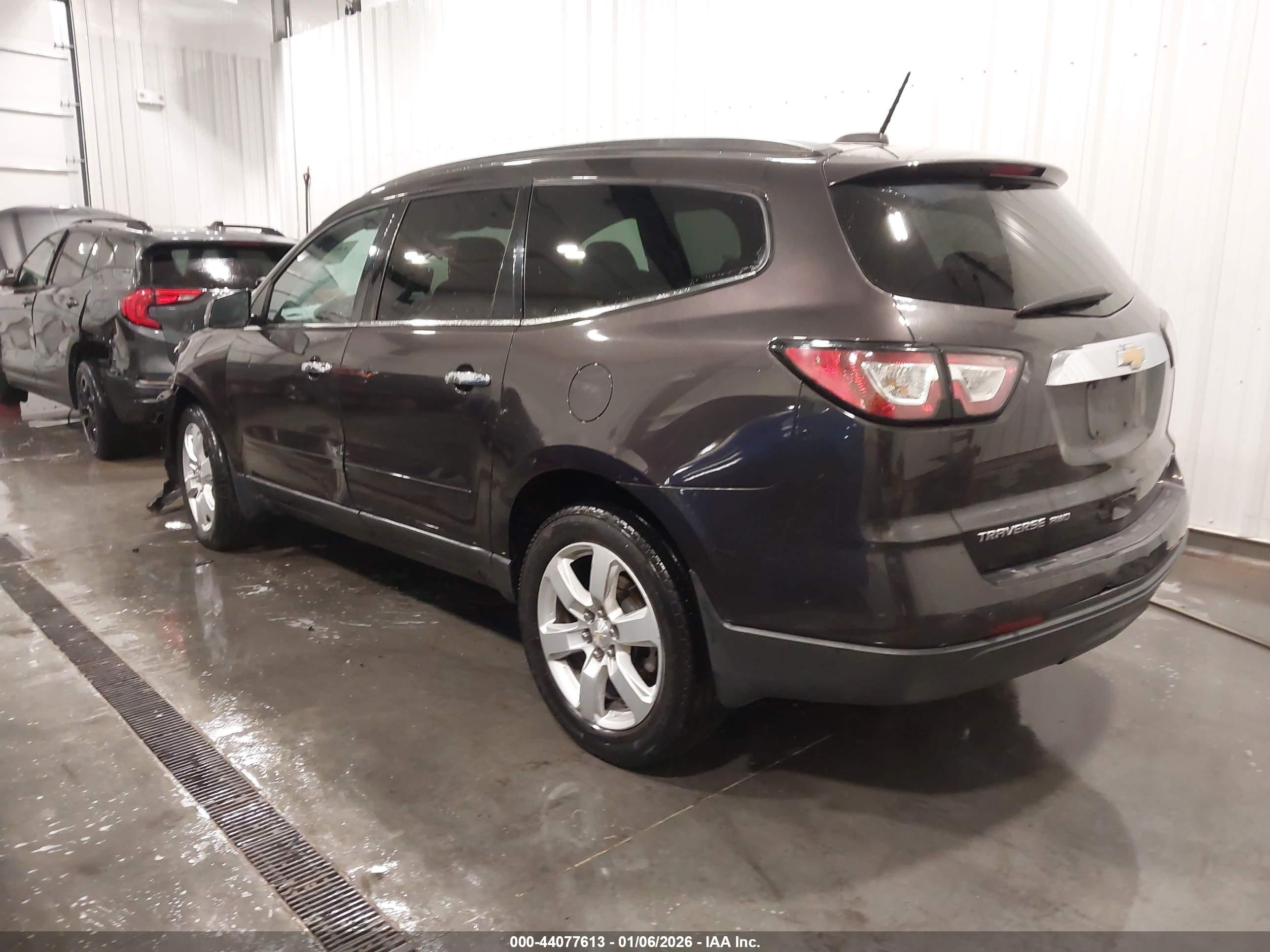 CHEVROLET TRAVERSE image 3