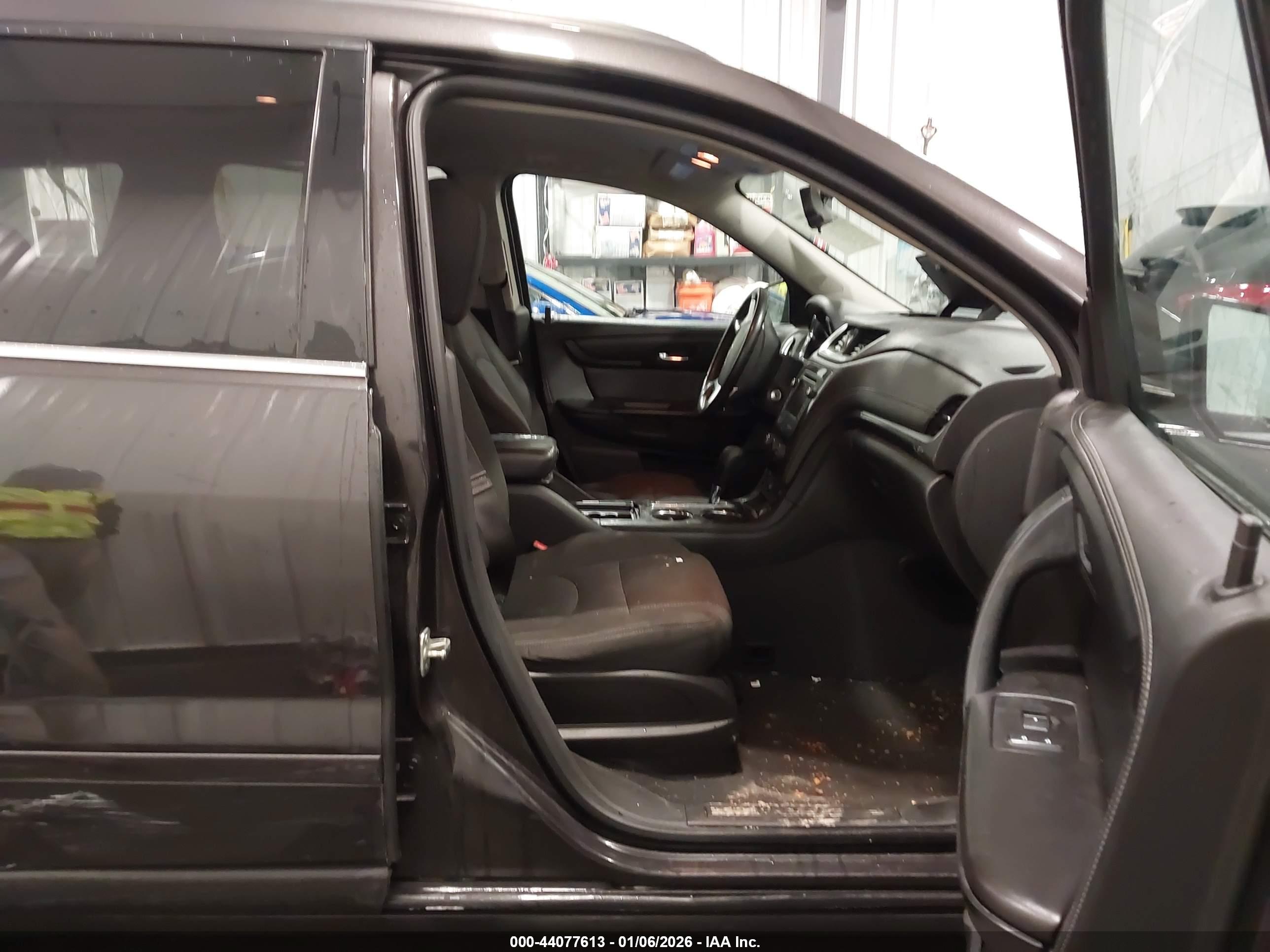 CHEVROLET TRAVERSE image 5