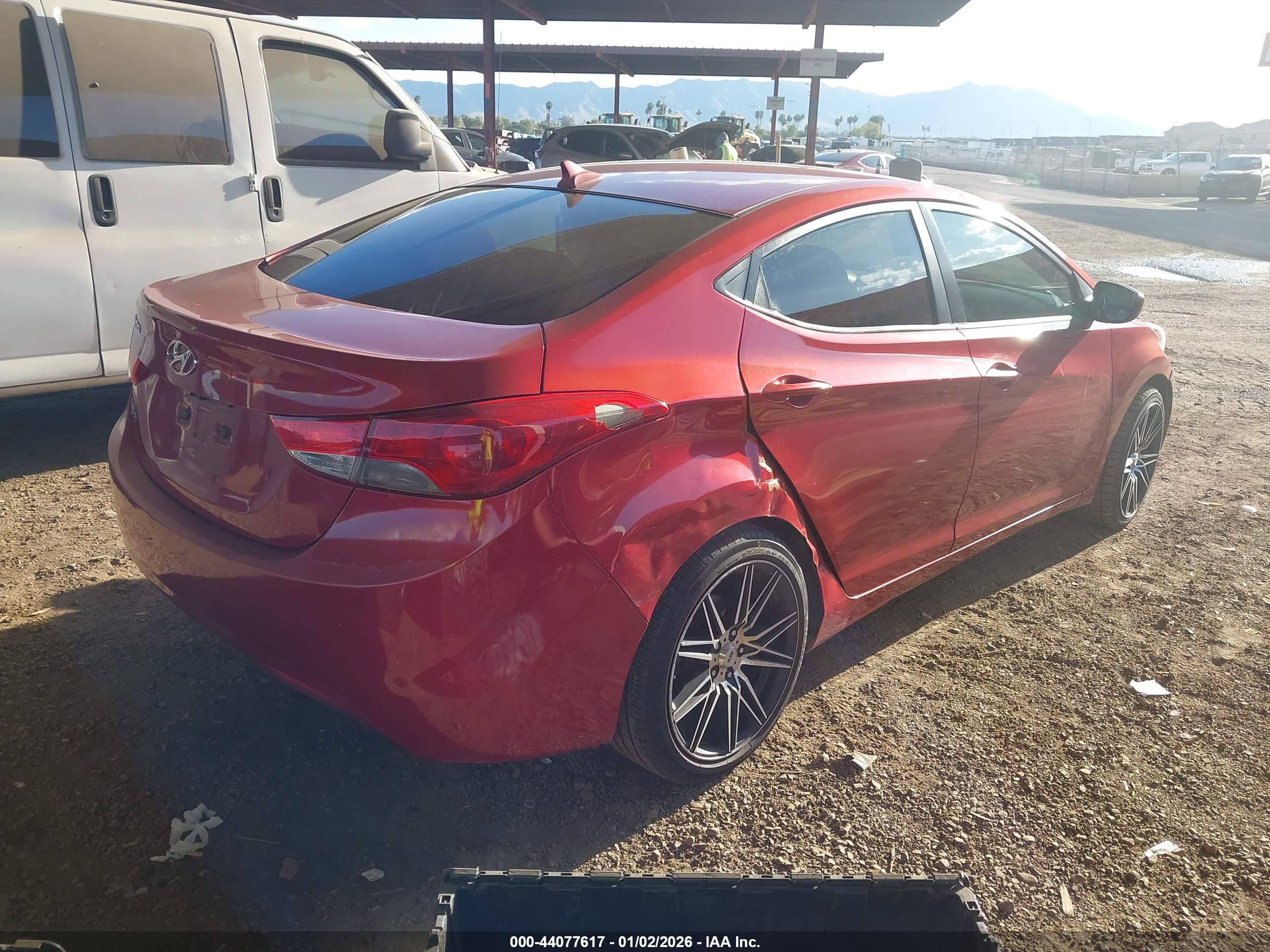 HYUNDAI ELANTRA image 4