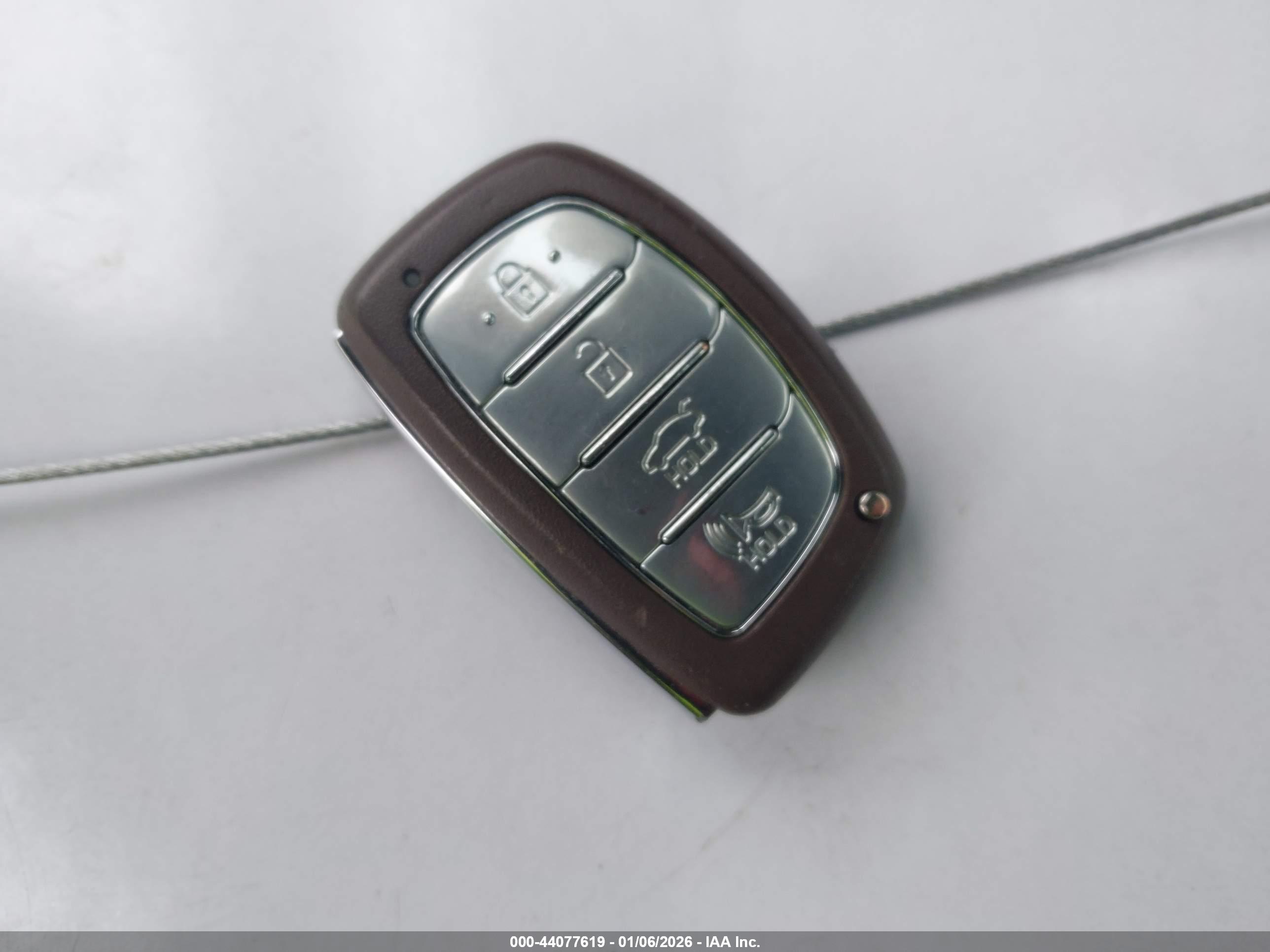HYUNDAI ELANTRA image 11