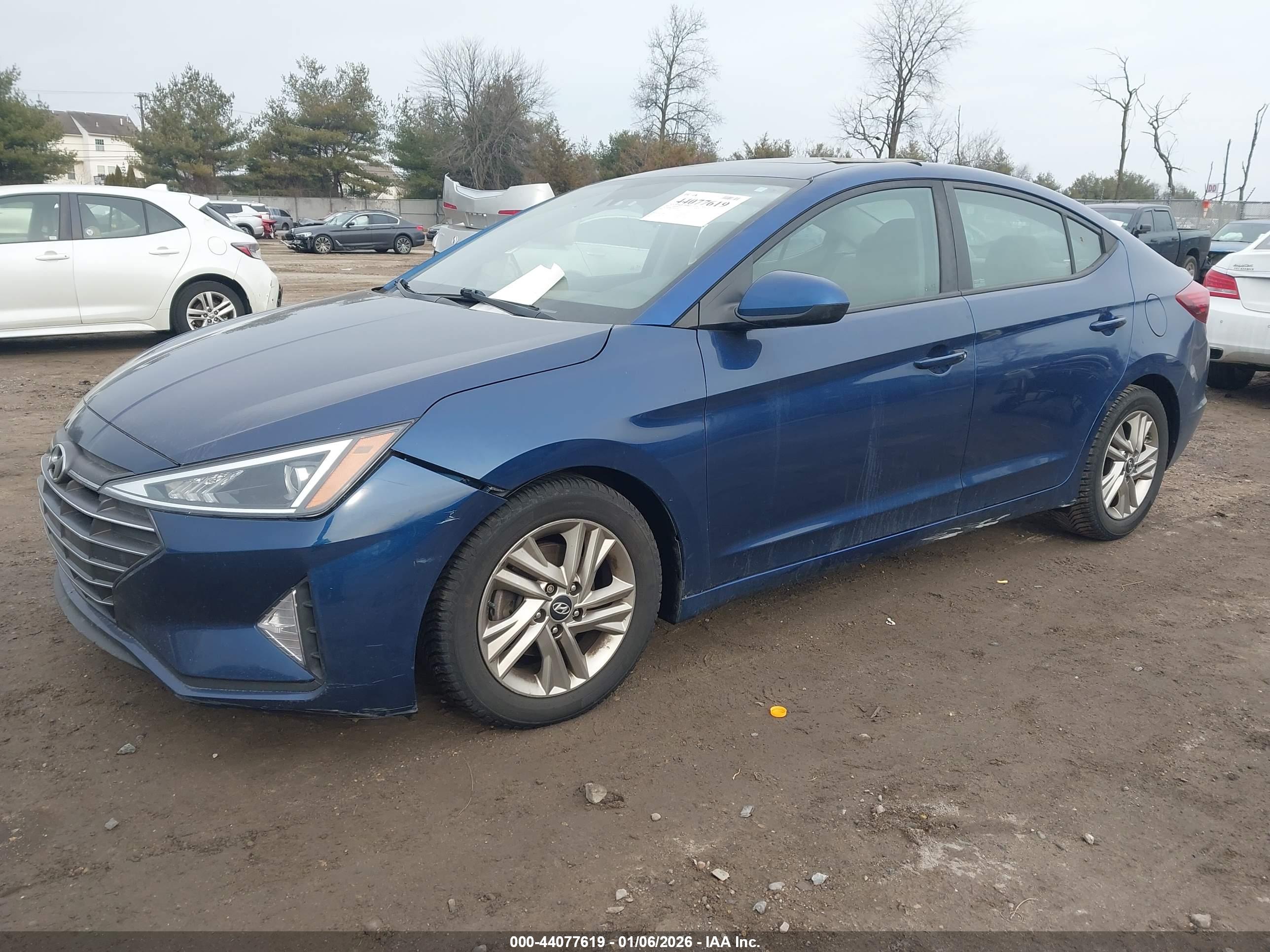 HYUNDAI ELANTRA image 2
