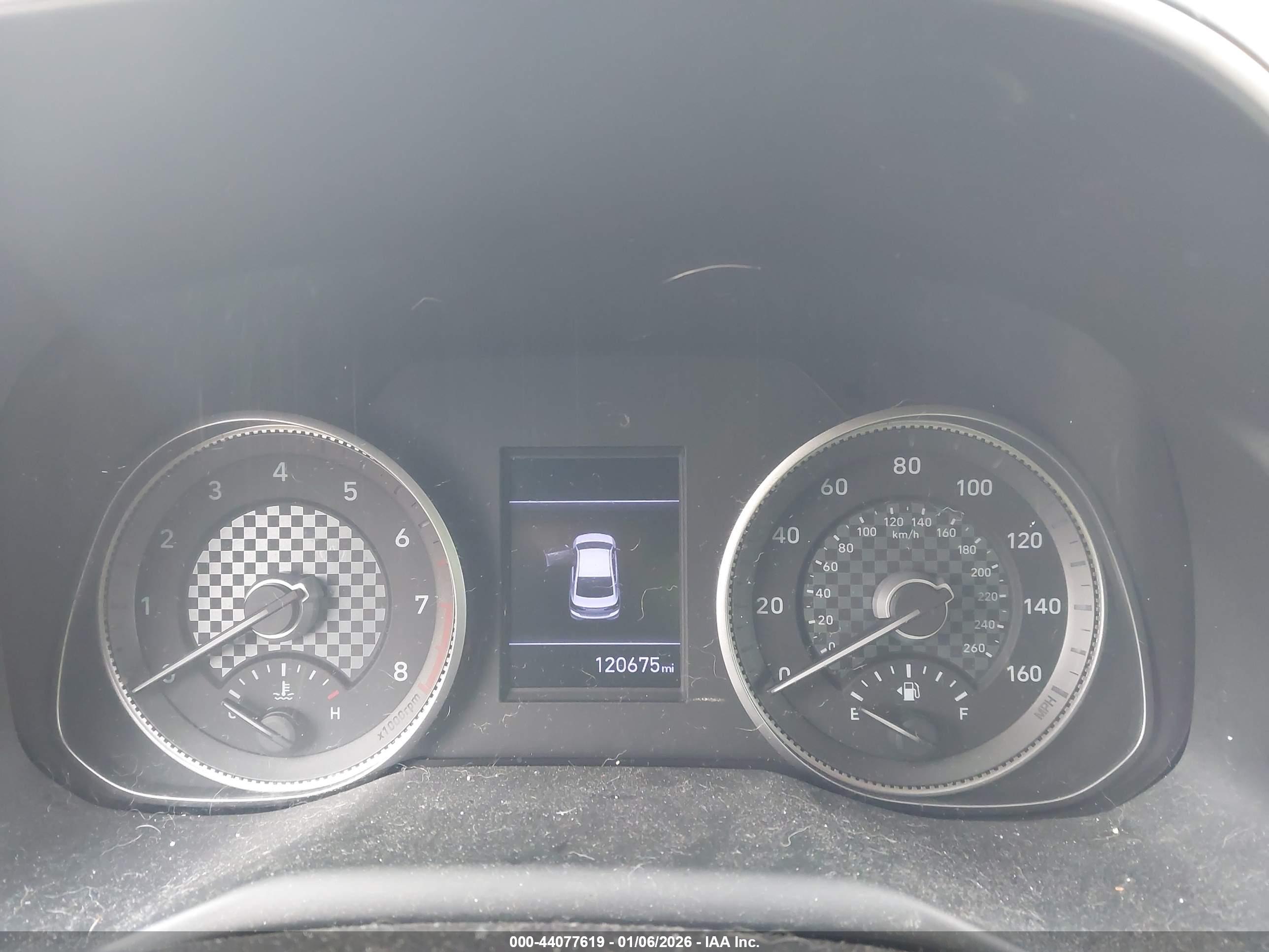 HYUNDAI ELANTRA image 7