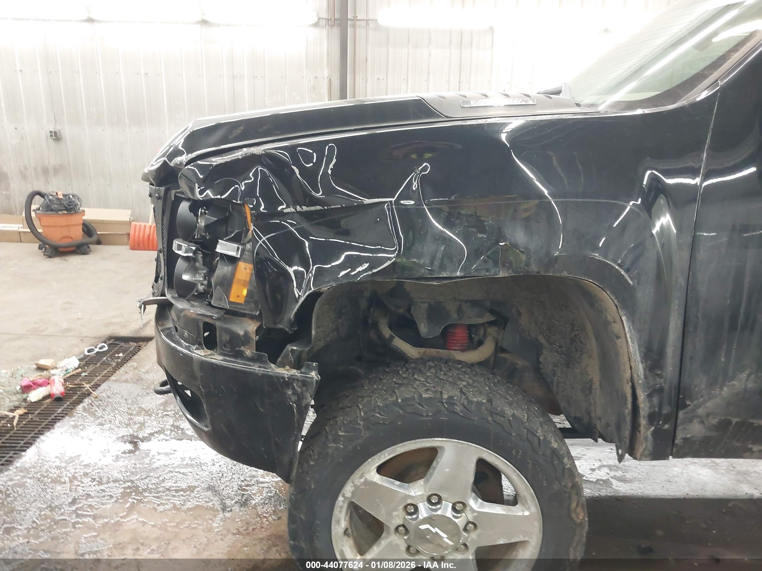 CHEVROLET SILVERADO image 6
