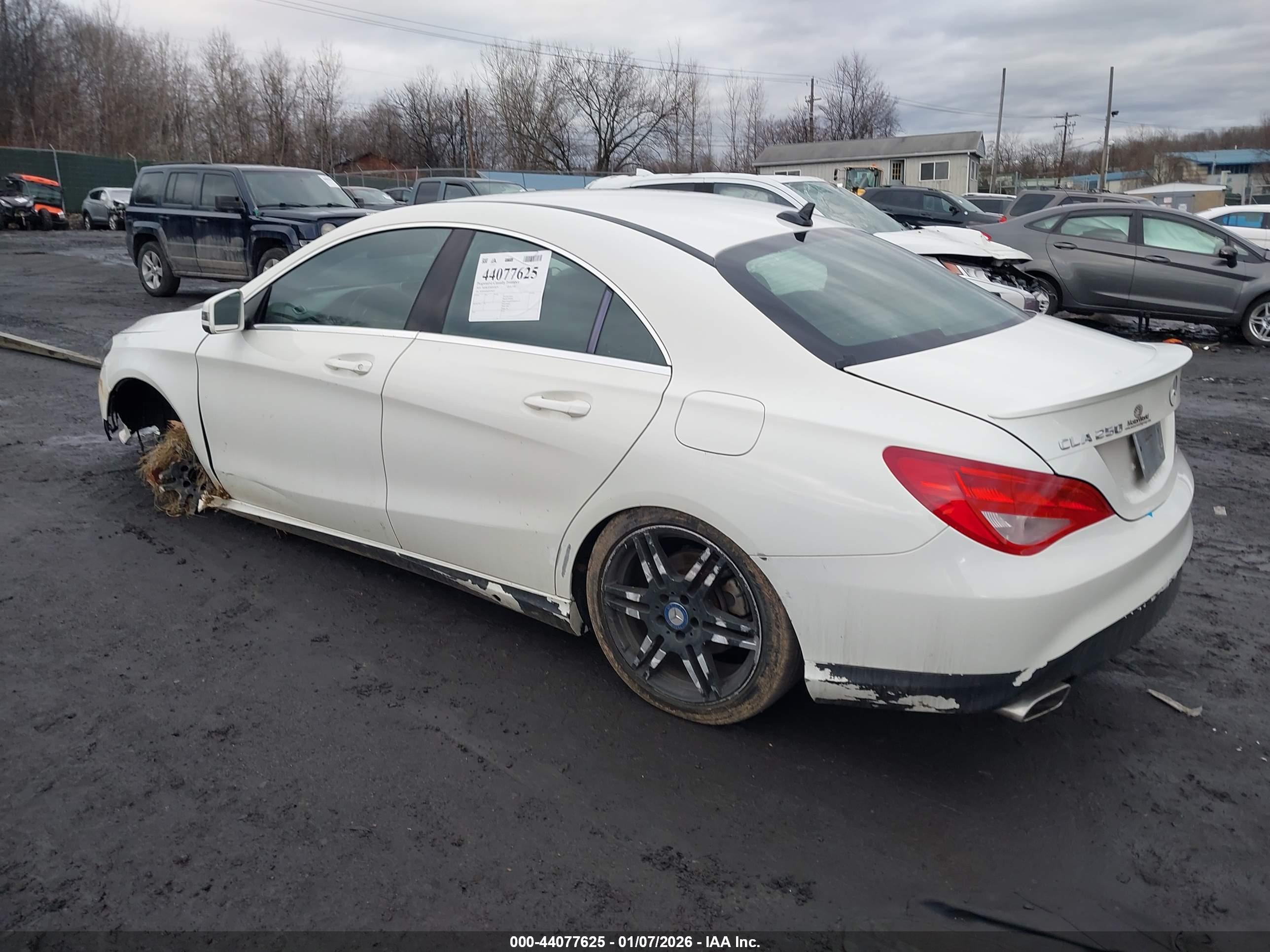 MERCEDES-BENZ CLA image 3