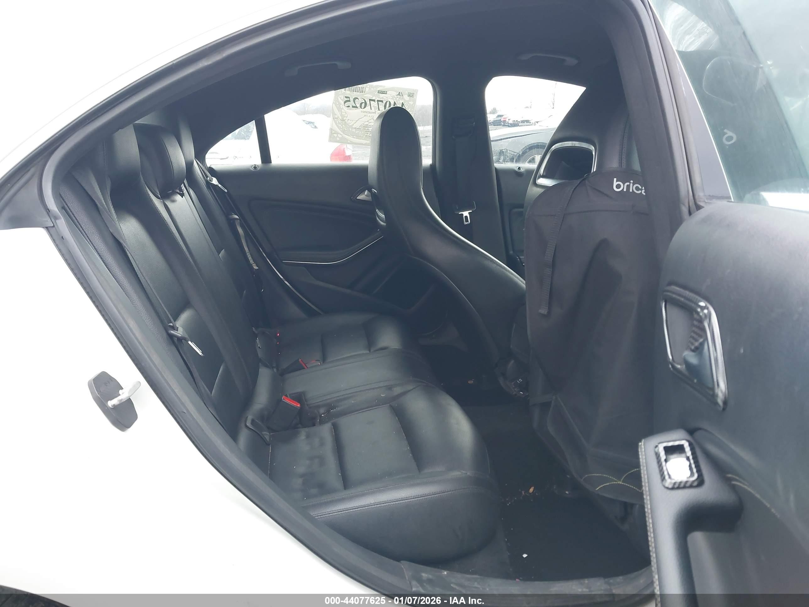 MERCEDES-BENZ CLA image 8