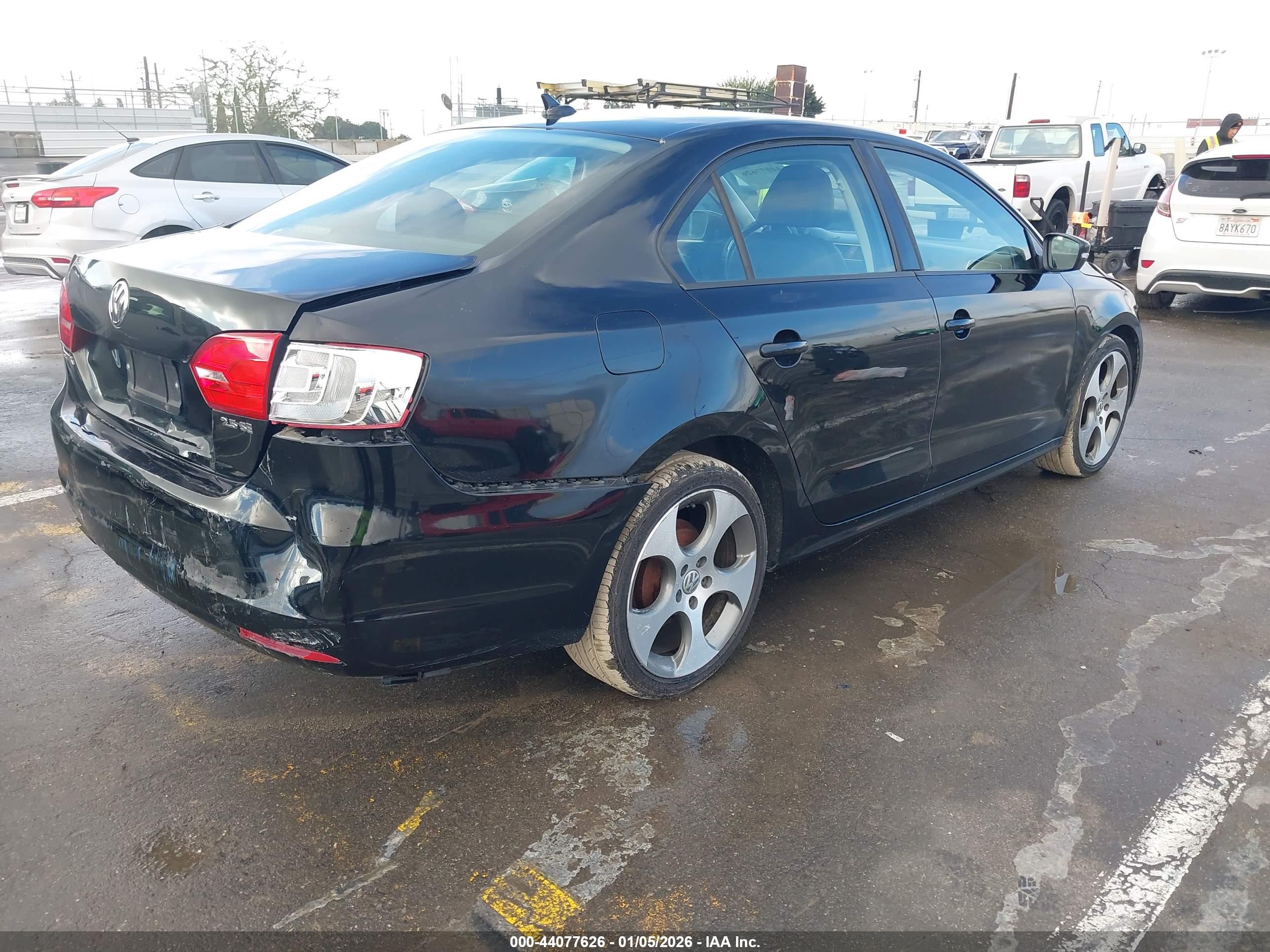 VOLKSWAGEN JETTA image 4