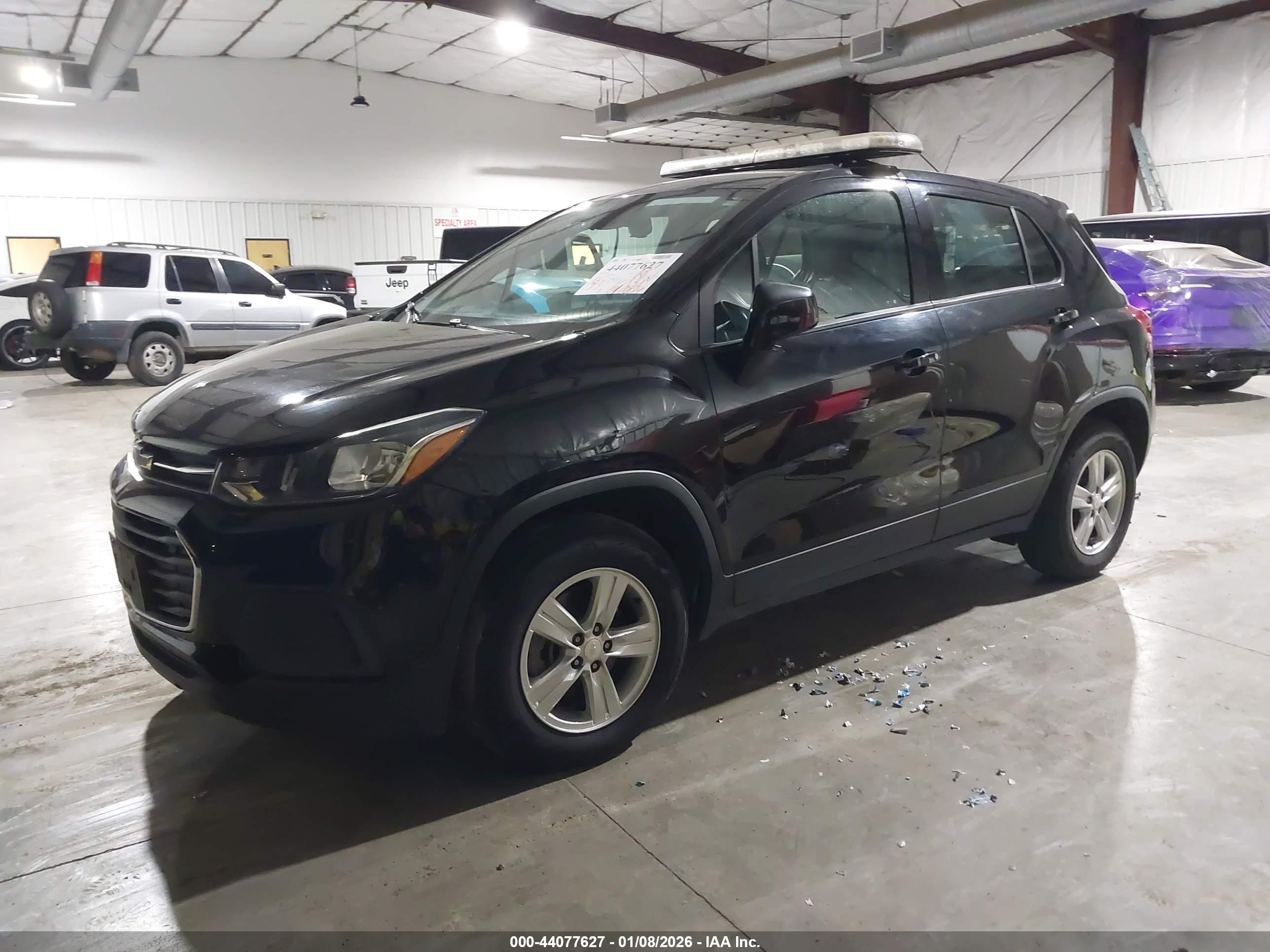 CHEVROLET TRAX image 2