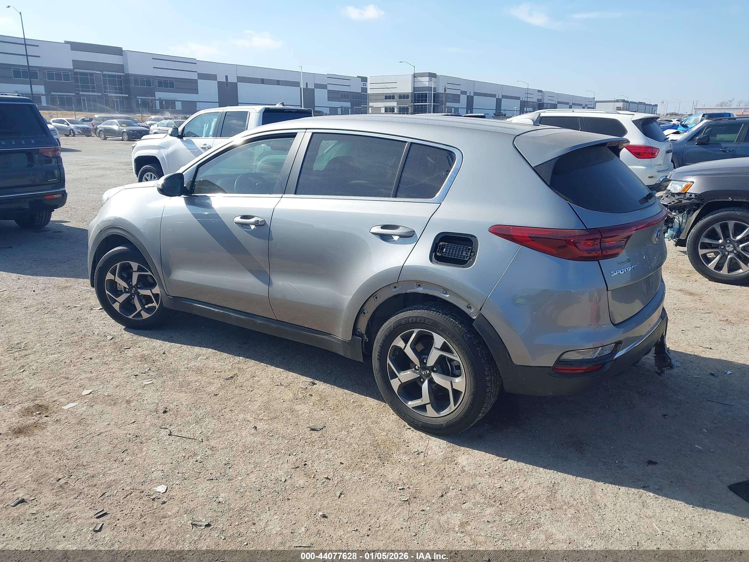KIA SPORTAGE image 3