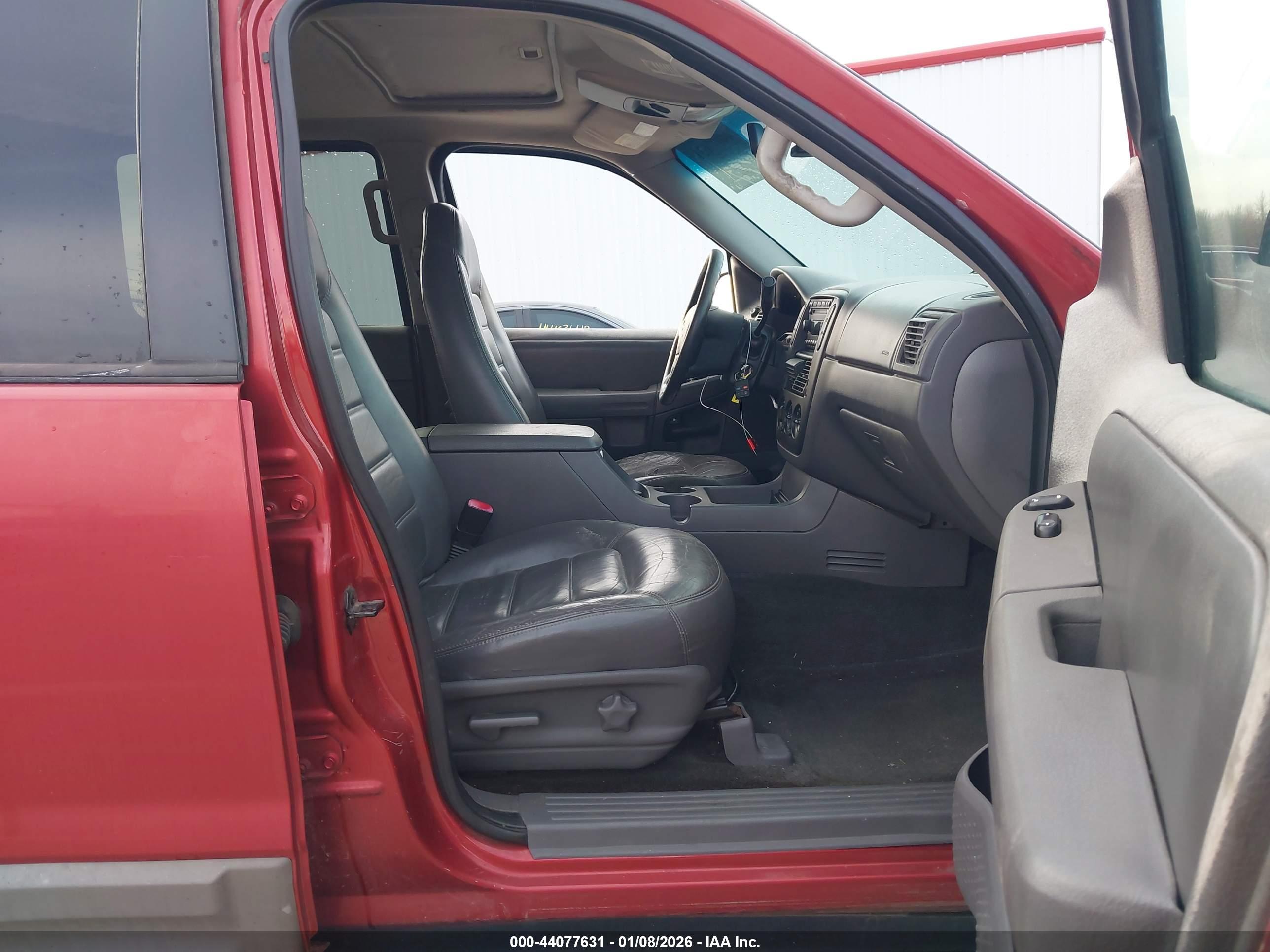 FORD EXPLORER image 5