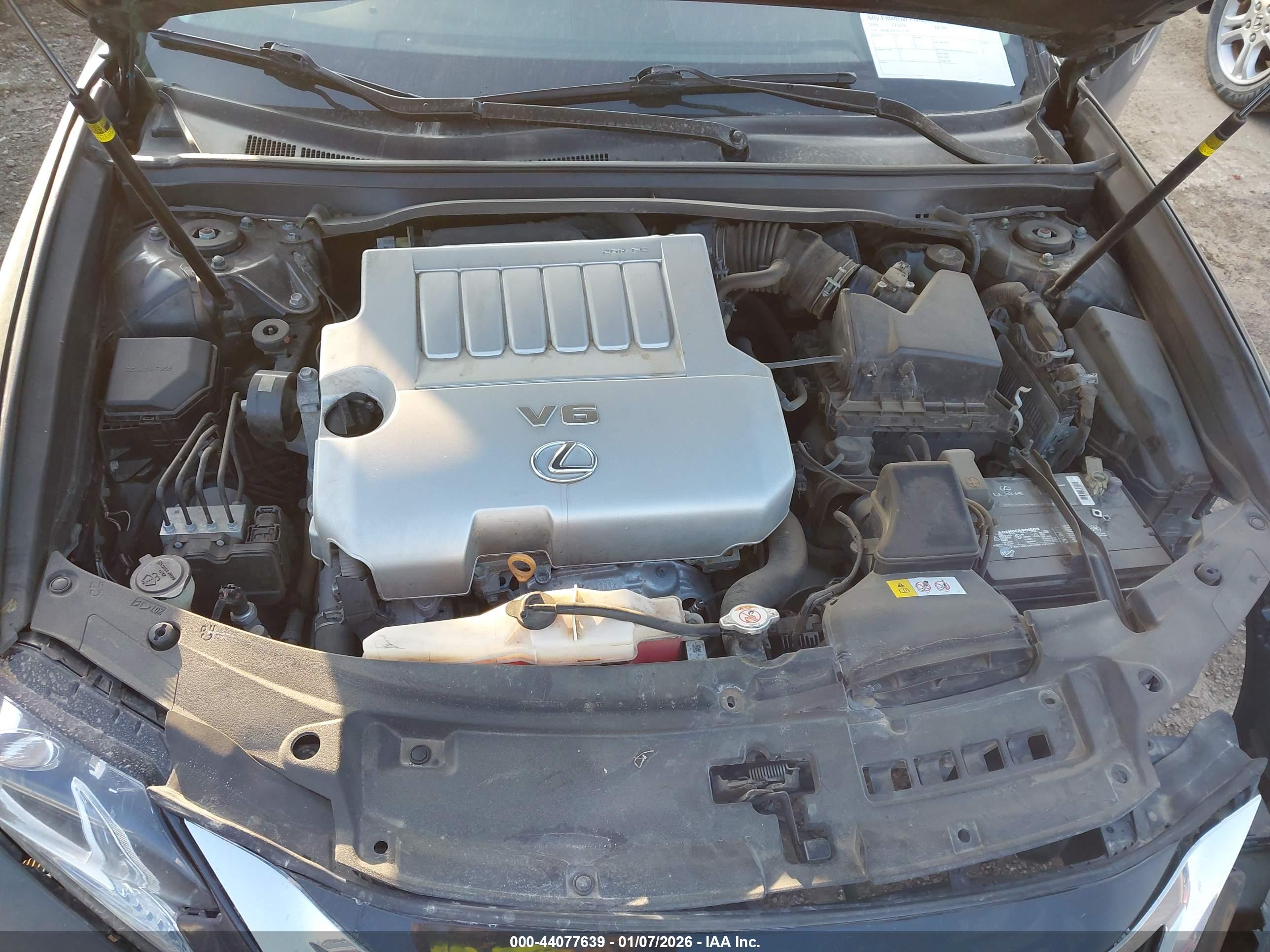 LEXUS ES image 10