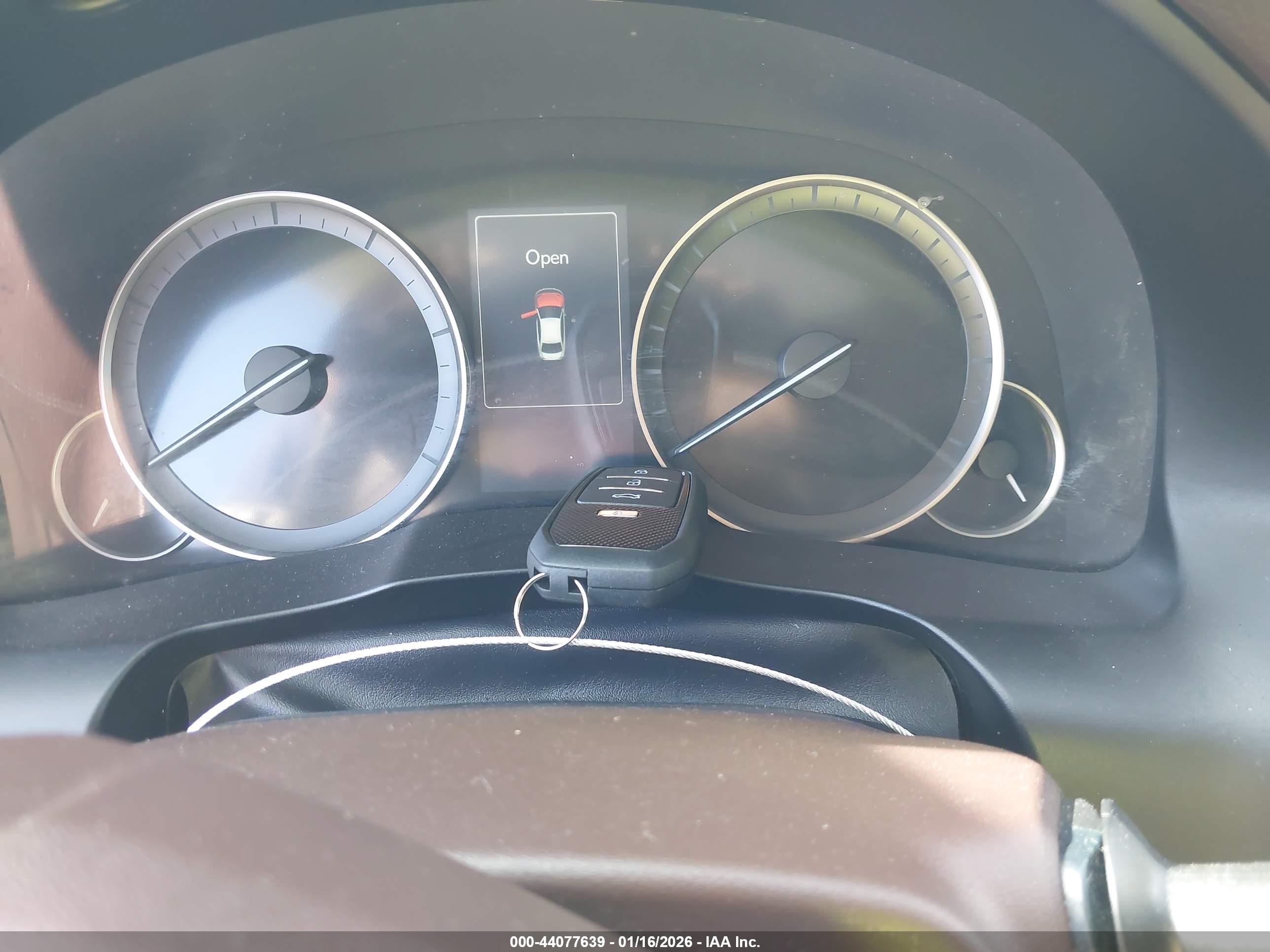 LEXUS ES image 11