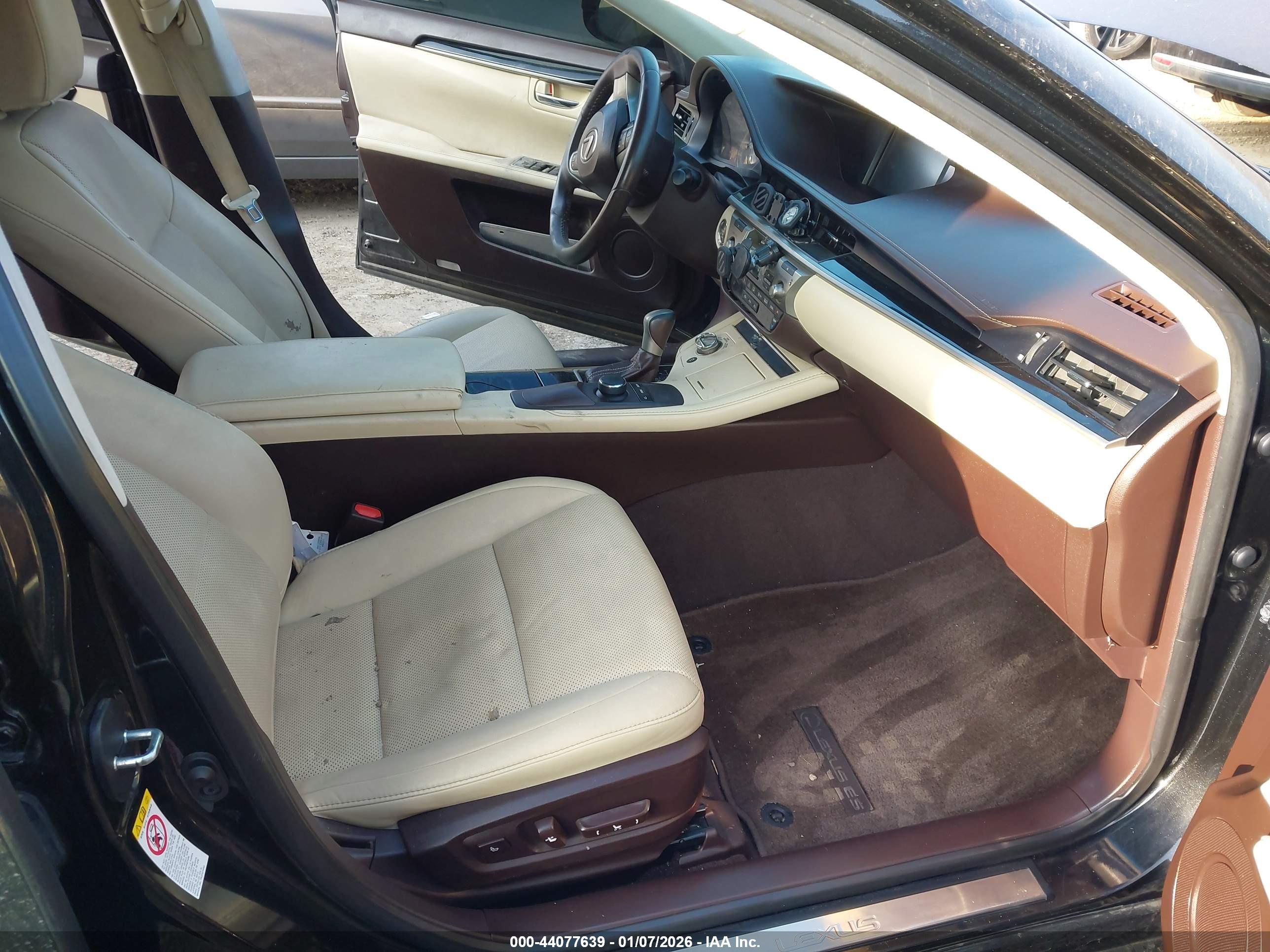 LEXUS ES image 5