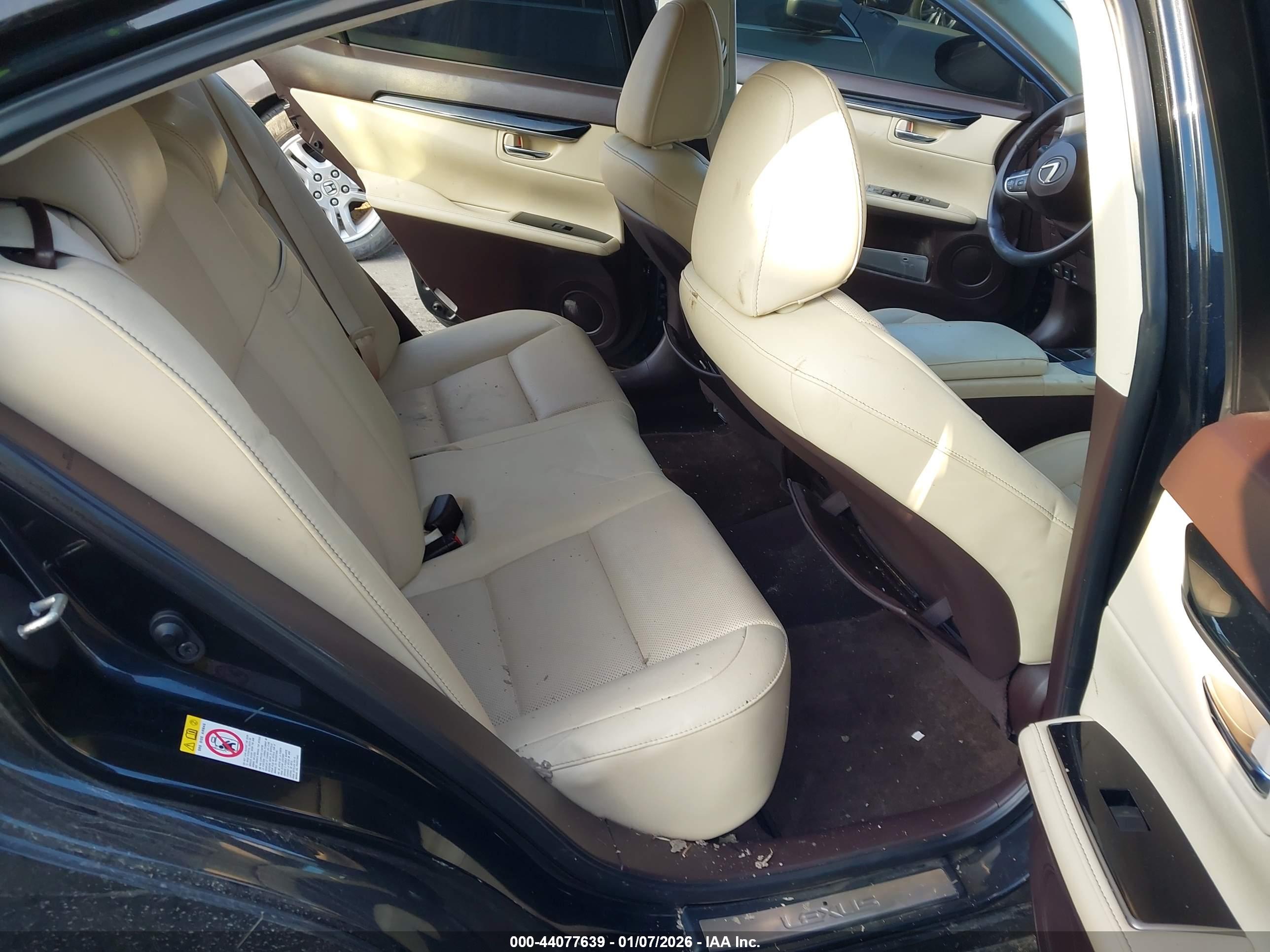 LEXUS ES image 8