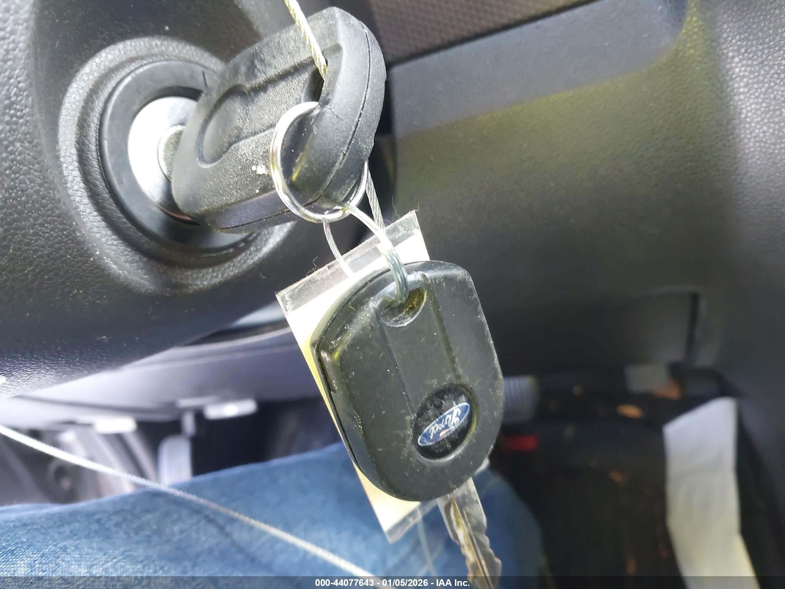 FORD ESCAPE image 11