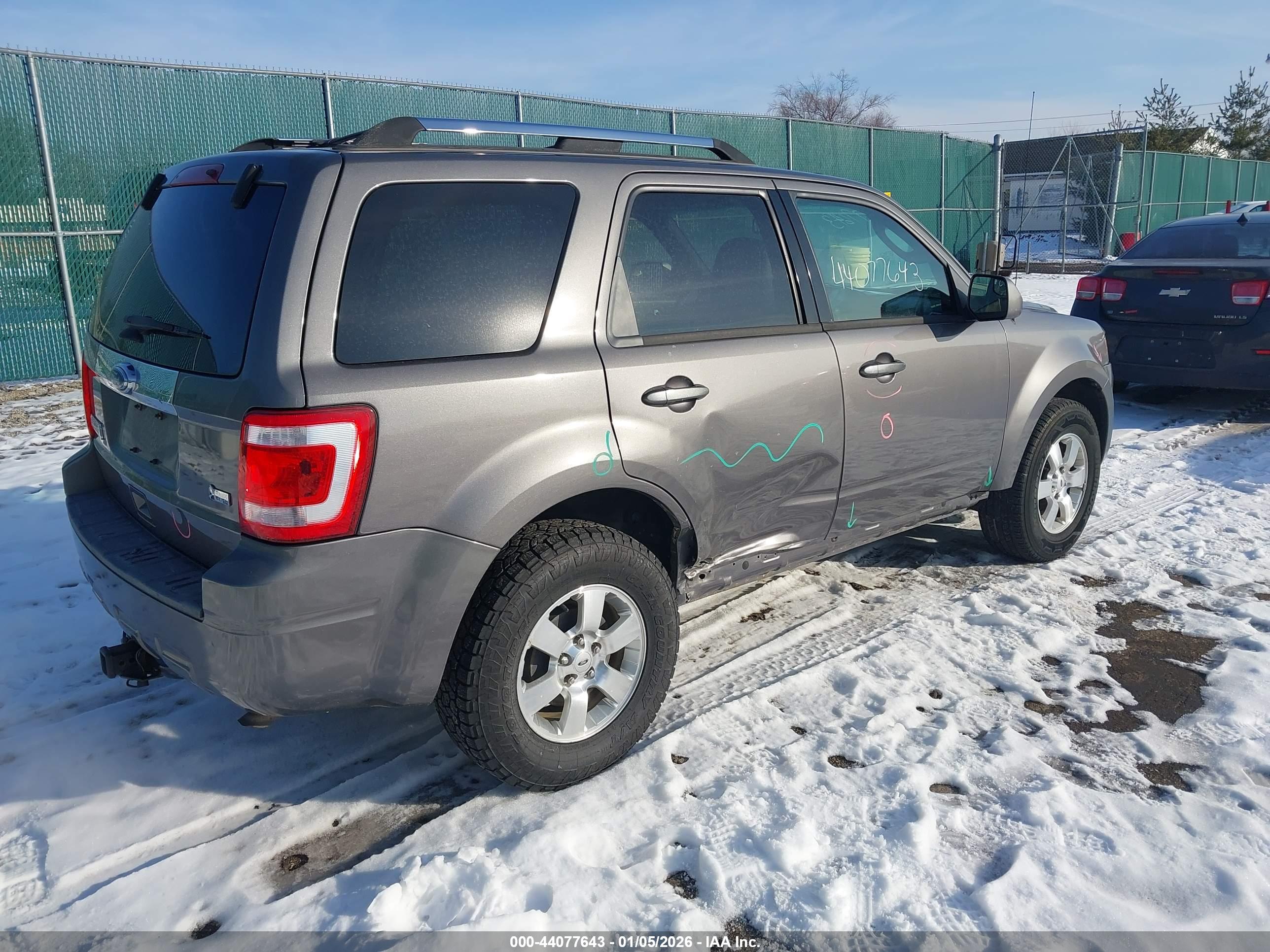 FORD ESCAPE image 4