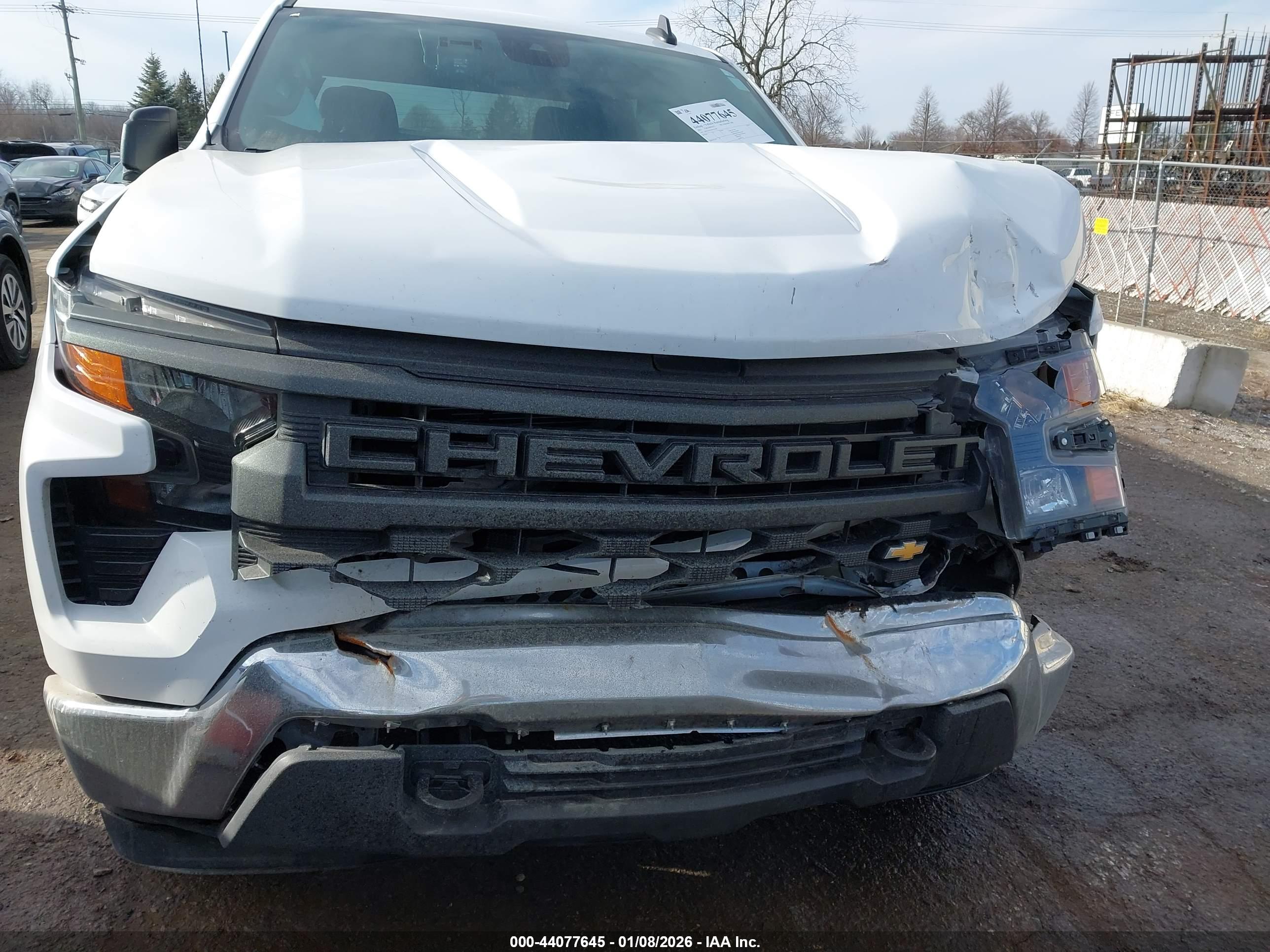 CHEVROLET SILVERADO image 6