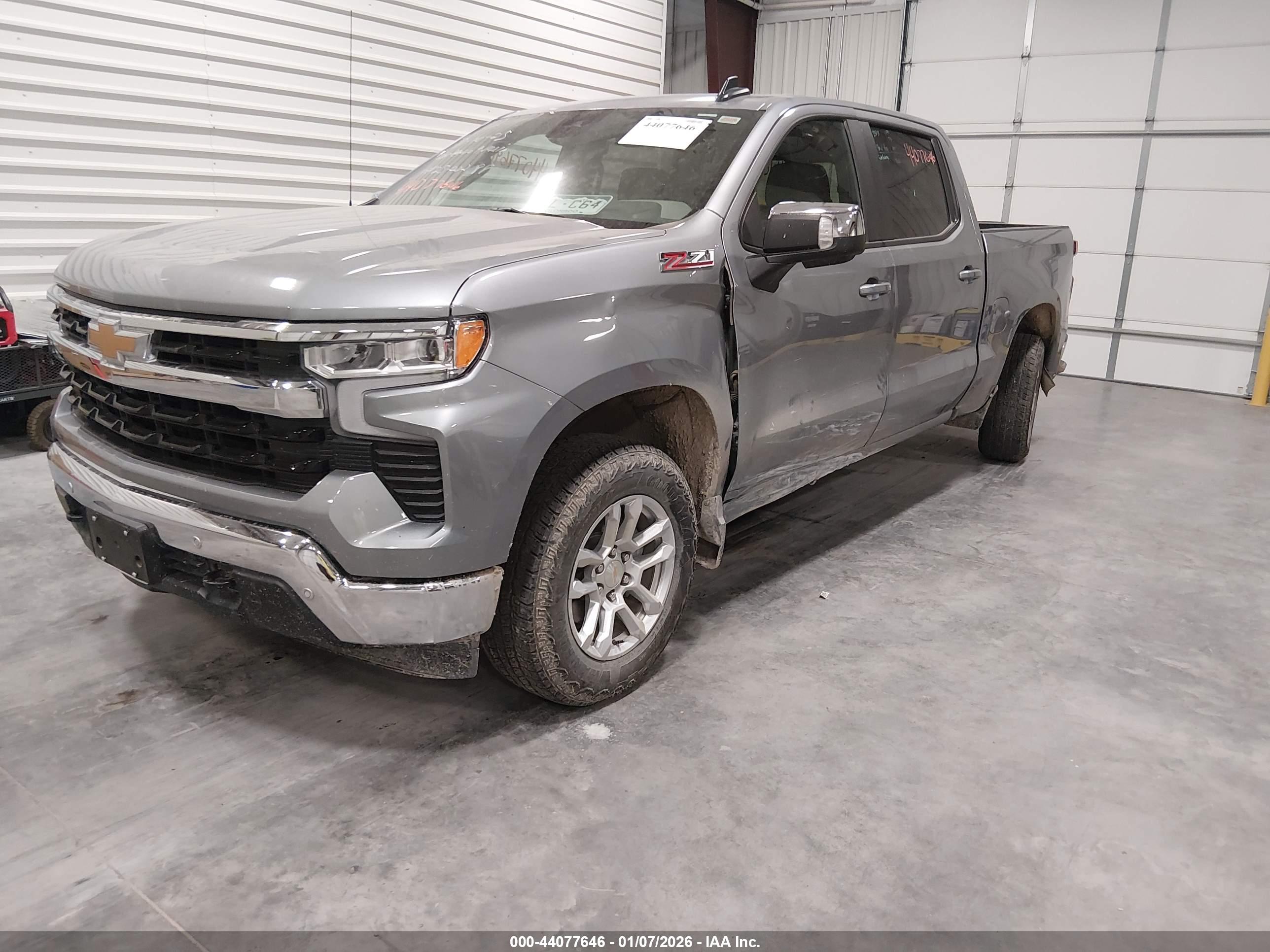 CHEVROLET SILVERADO image 2