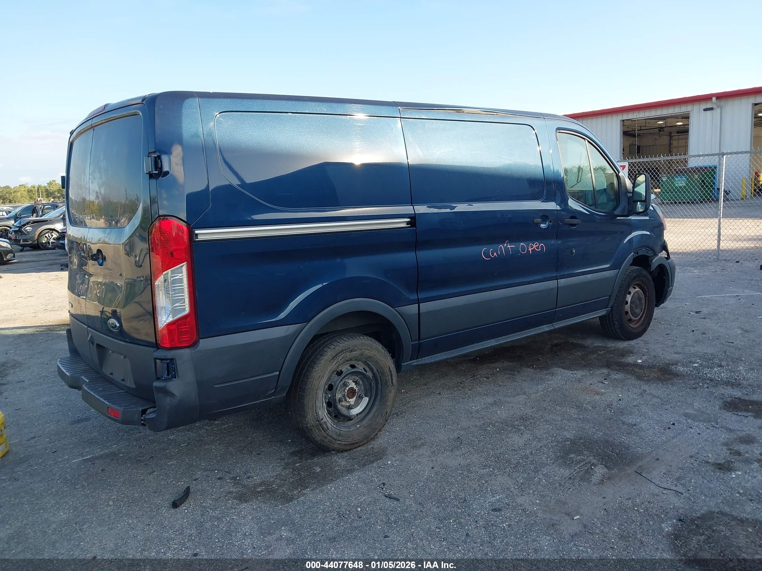 FORD TRANSIT-250 image 4